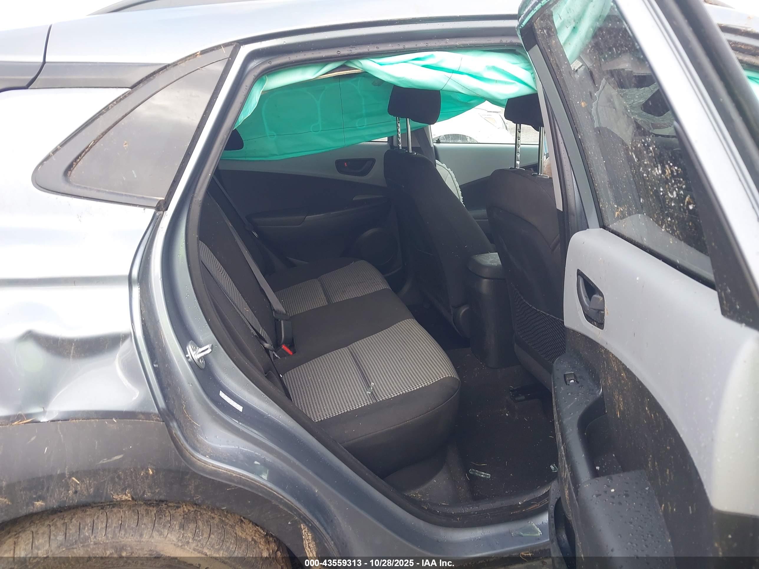 HYUNDAI KONA image 8