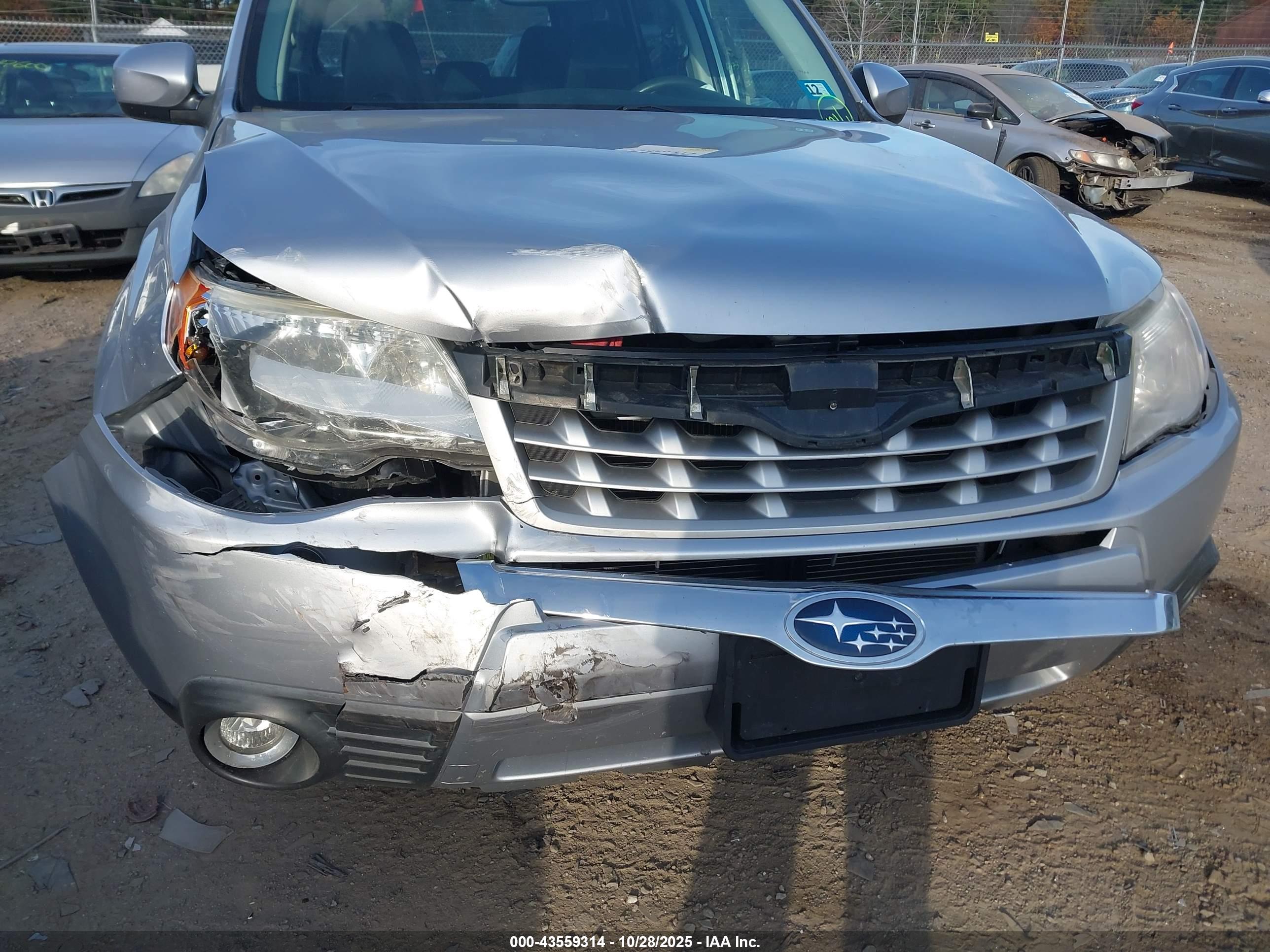 SUBARU FORESTER image 6