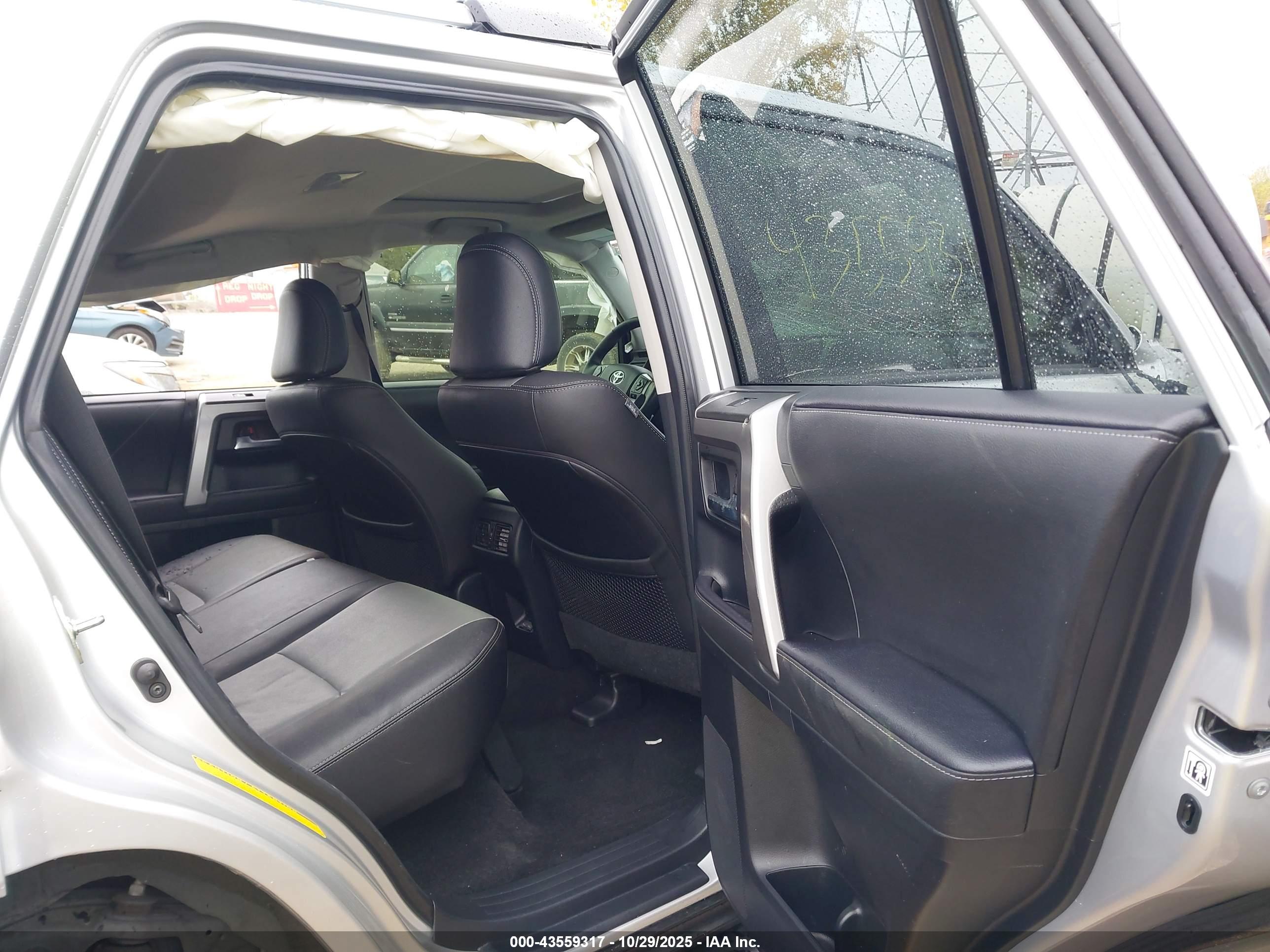 TOYOTA 4RUNNER image 8