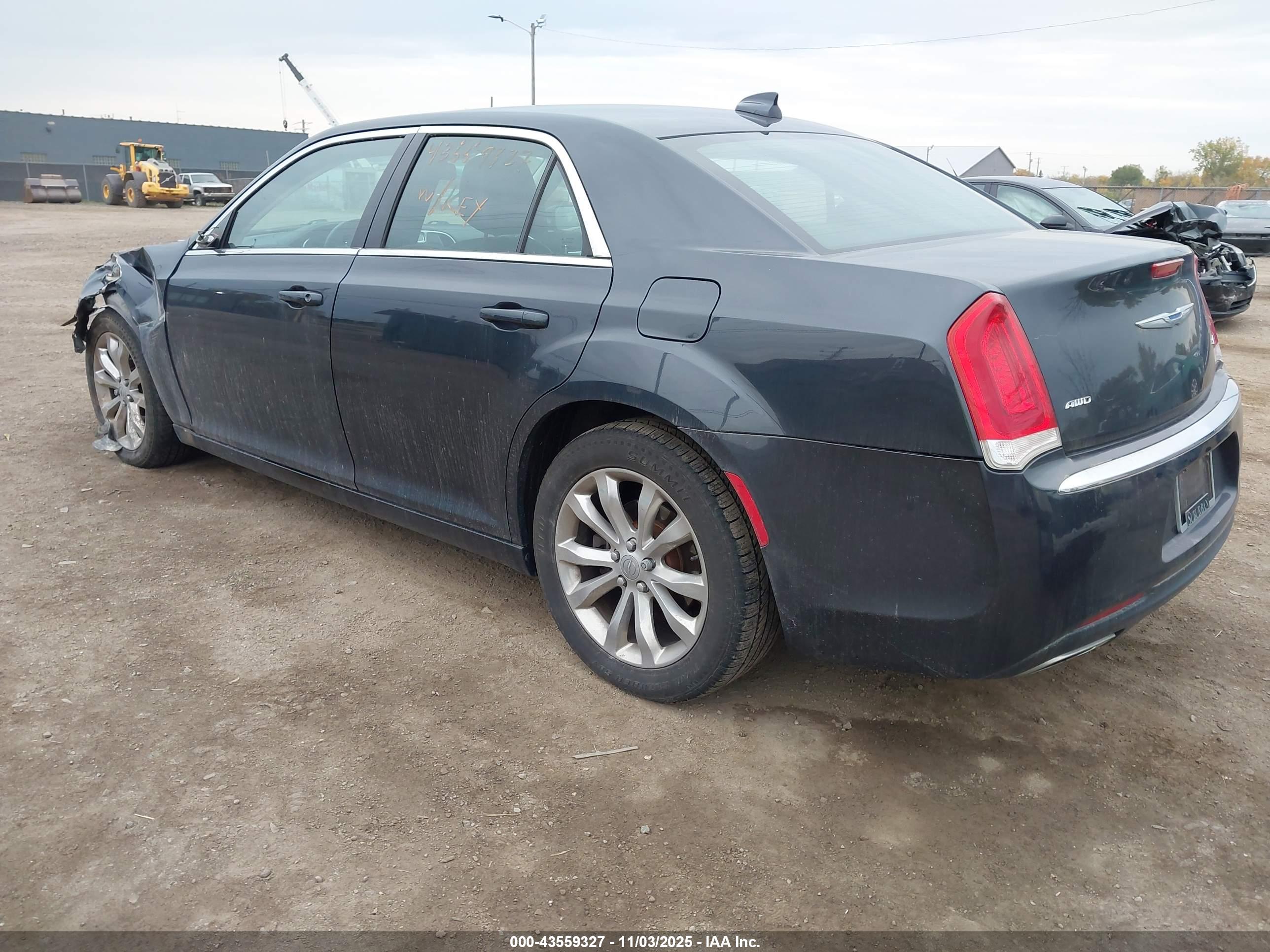 CHRYSLER 300 image 3