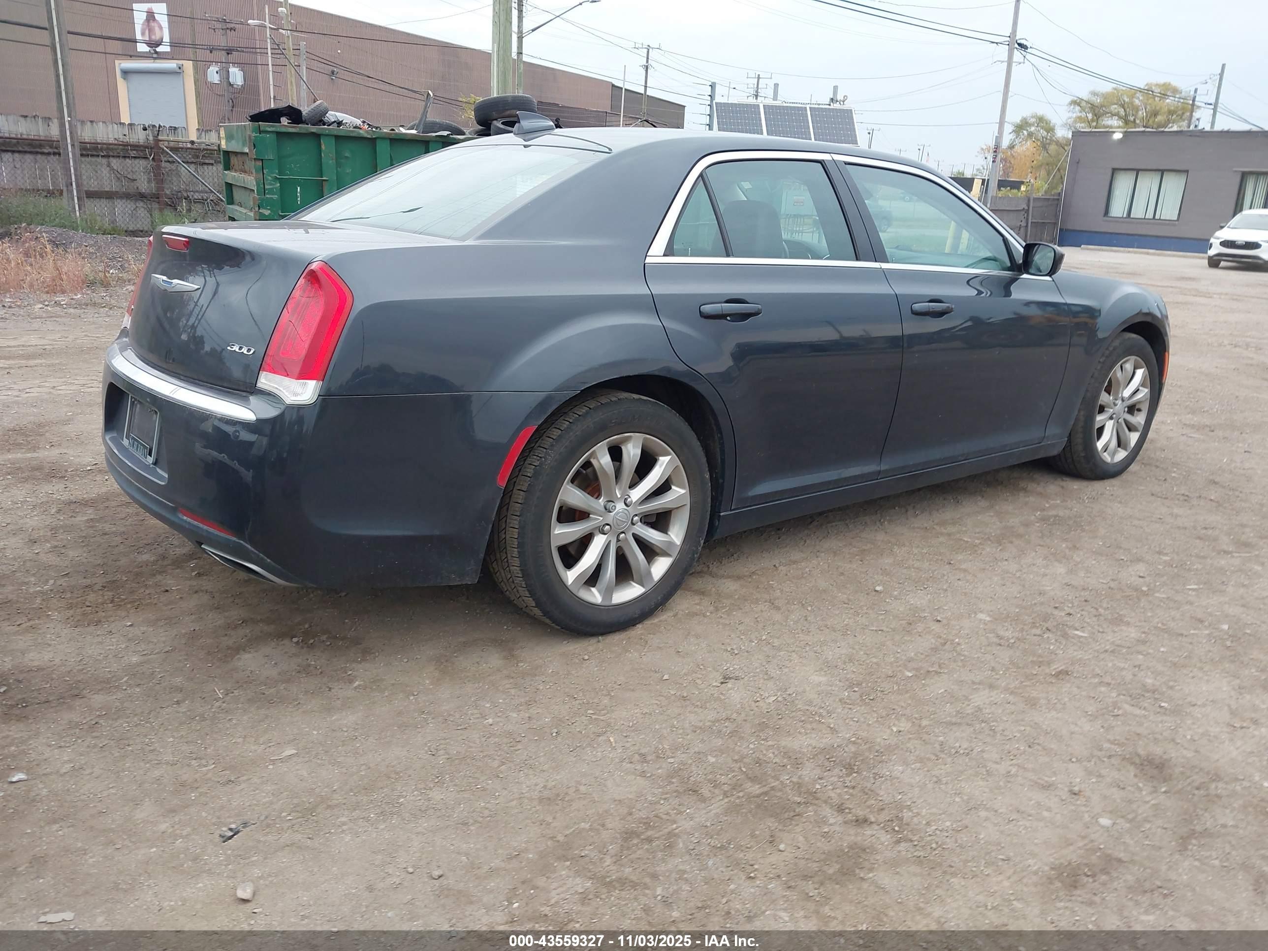CHRYSLER 300 image 4