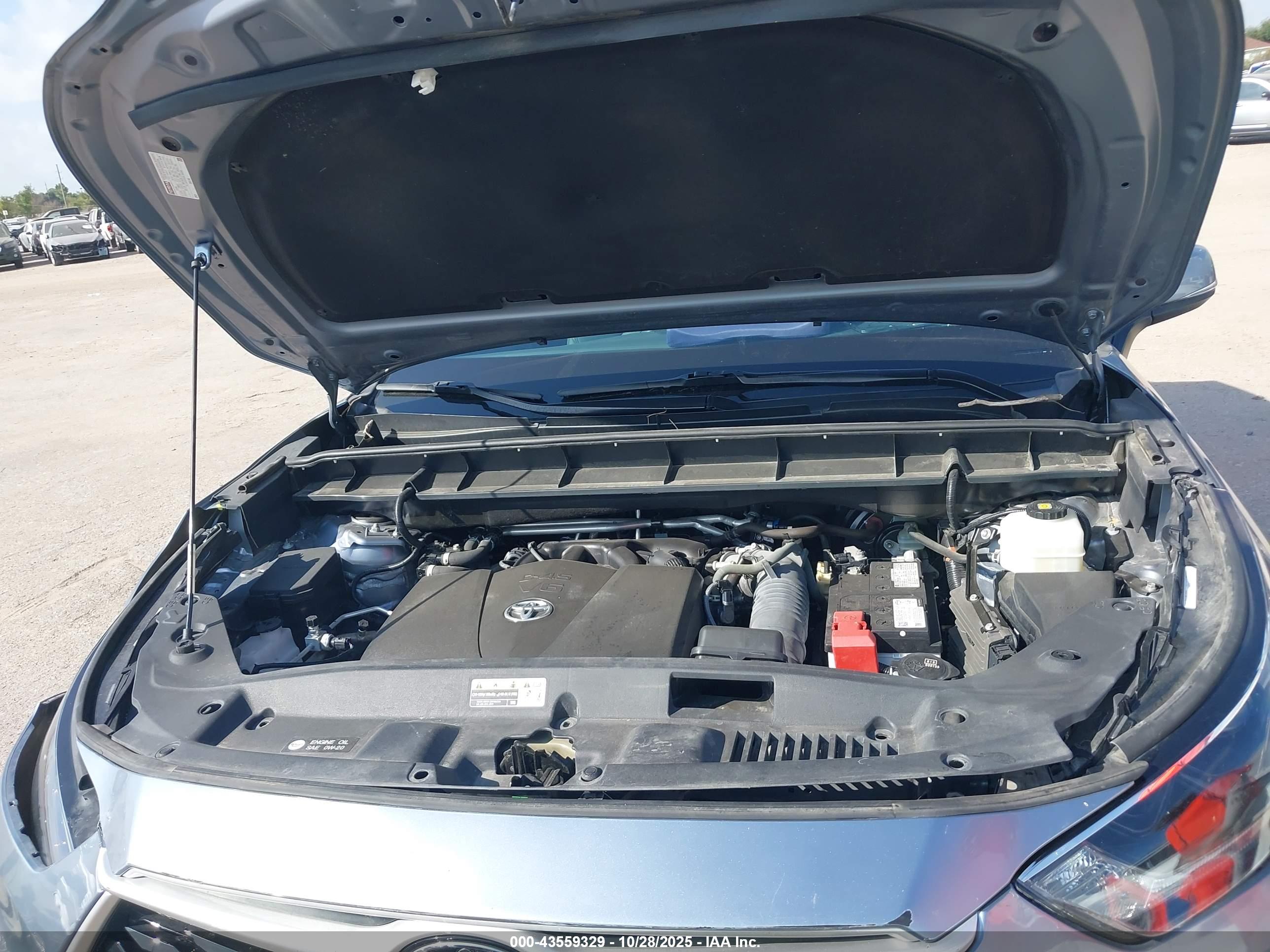 TOYOTA HIGHLANDER image 10