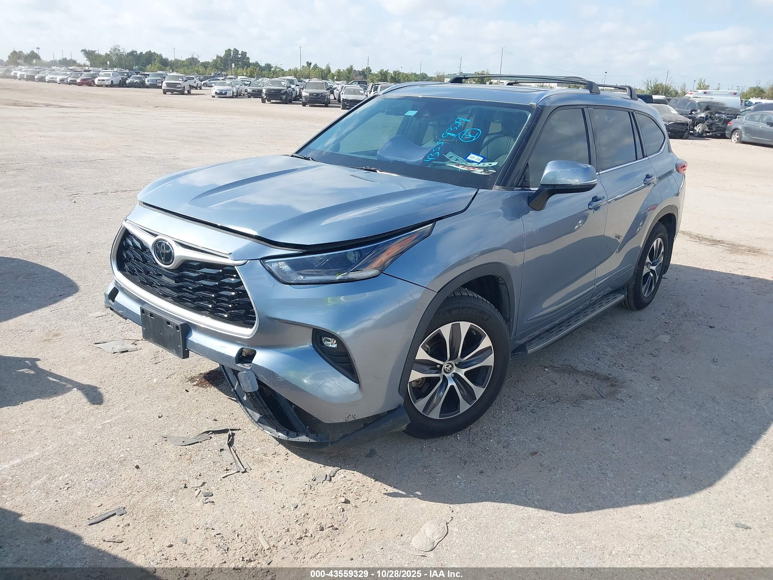 TOYOTA HIGHLANDER image 2