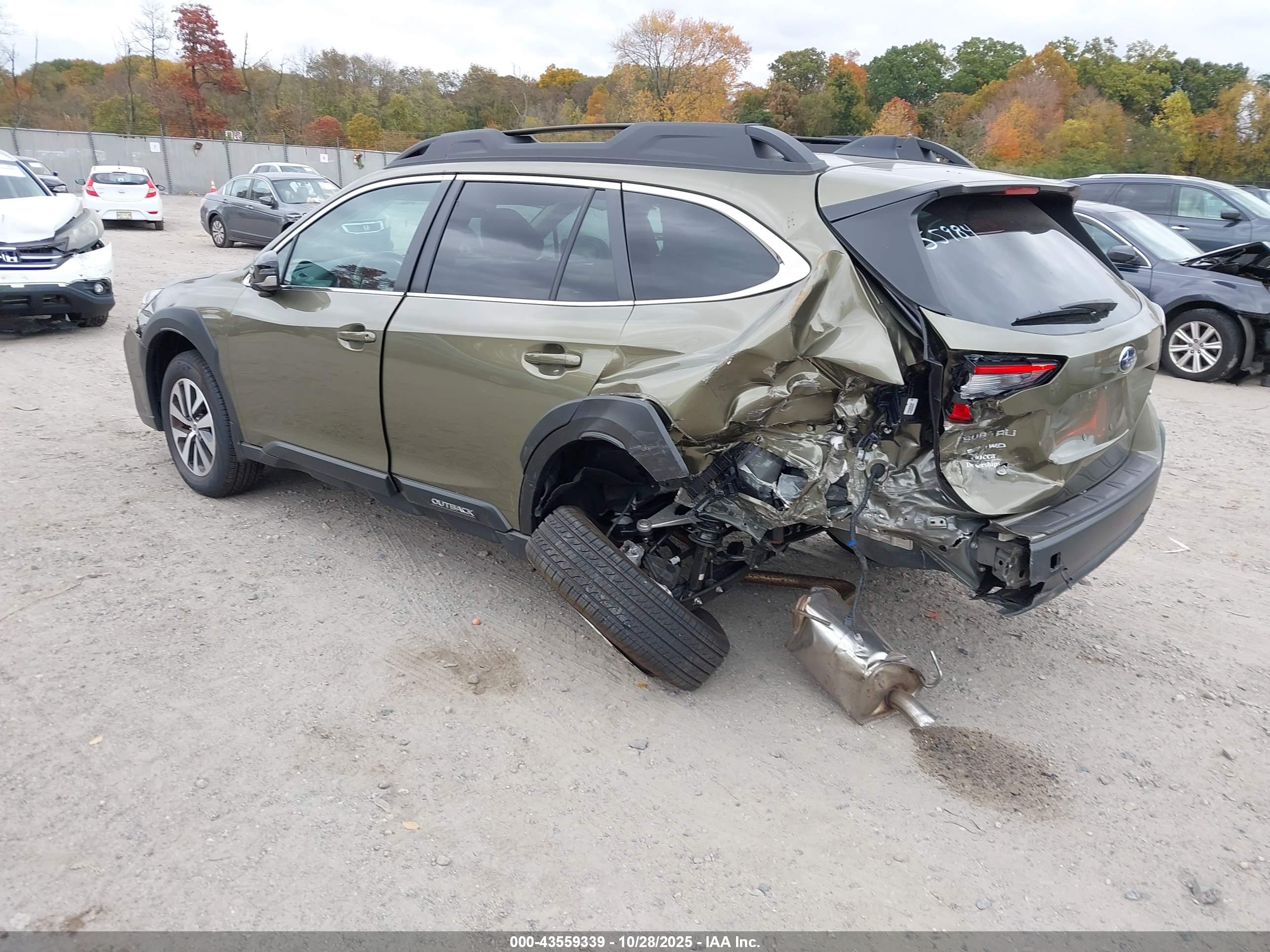 SUBARU OUTBACK image 3