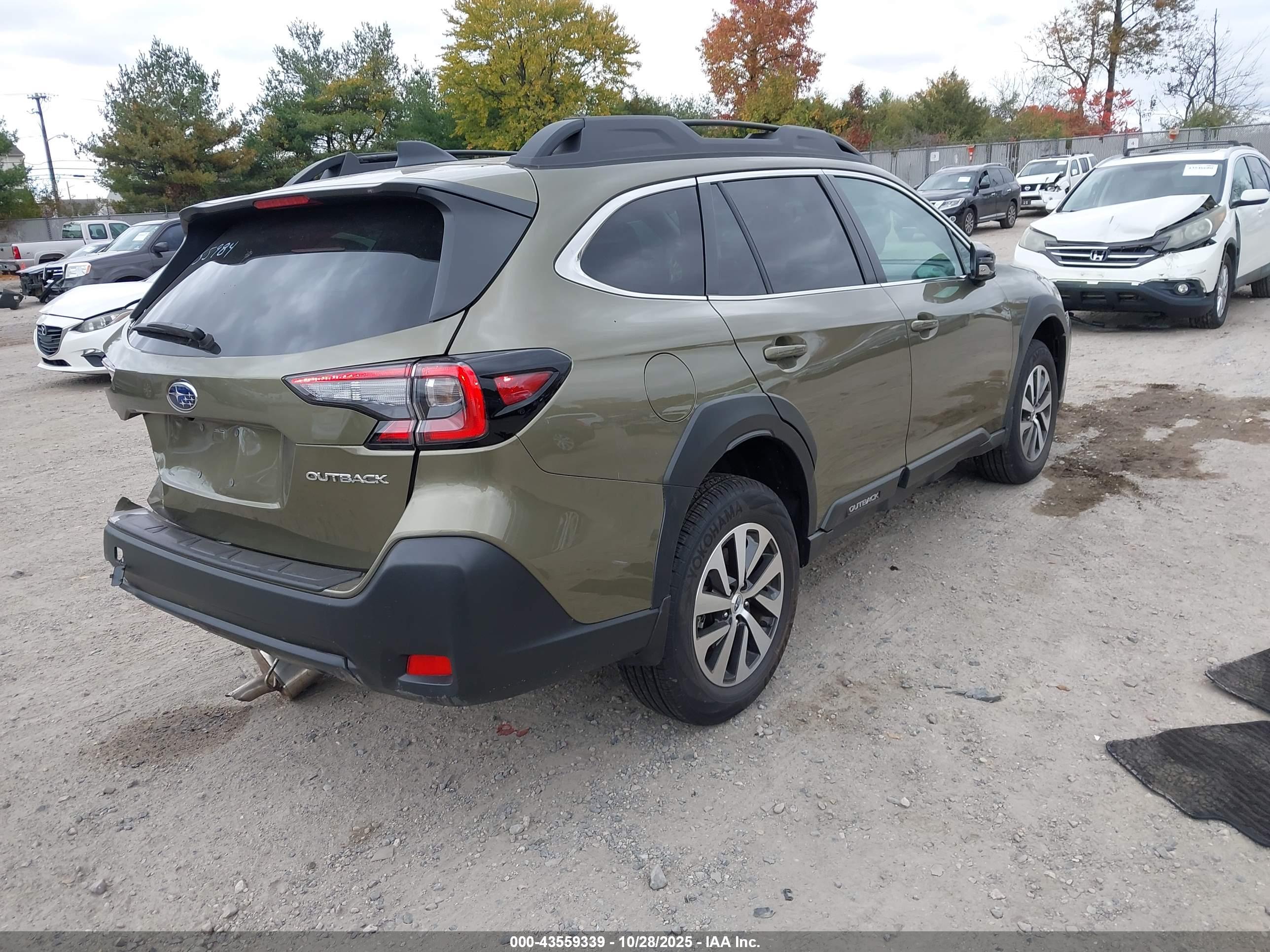 SUBARU OUTBACK image 4