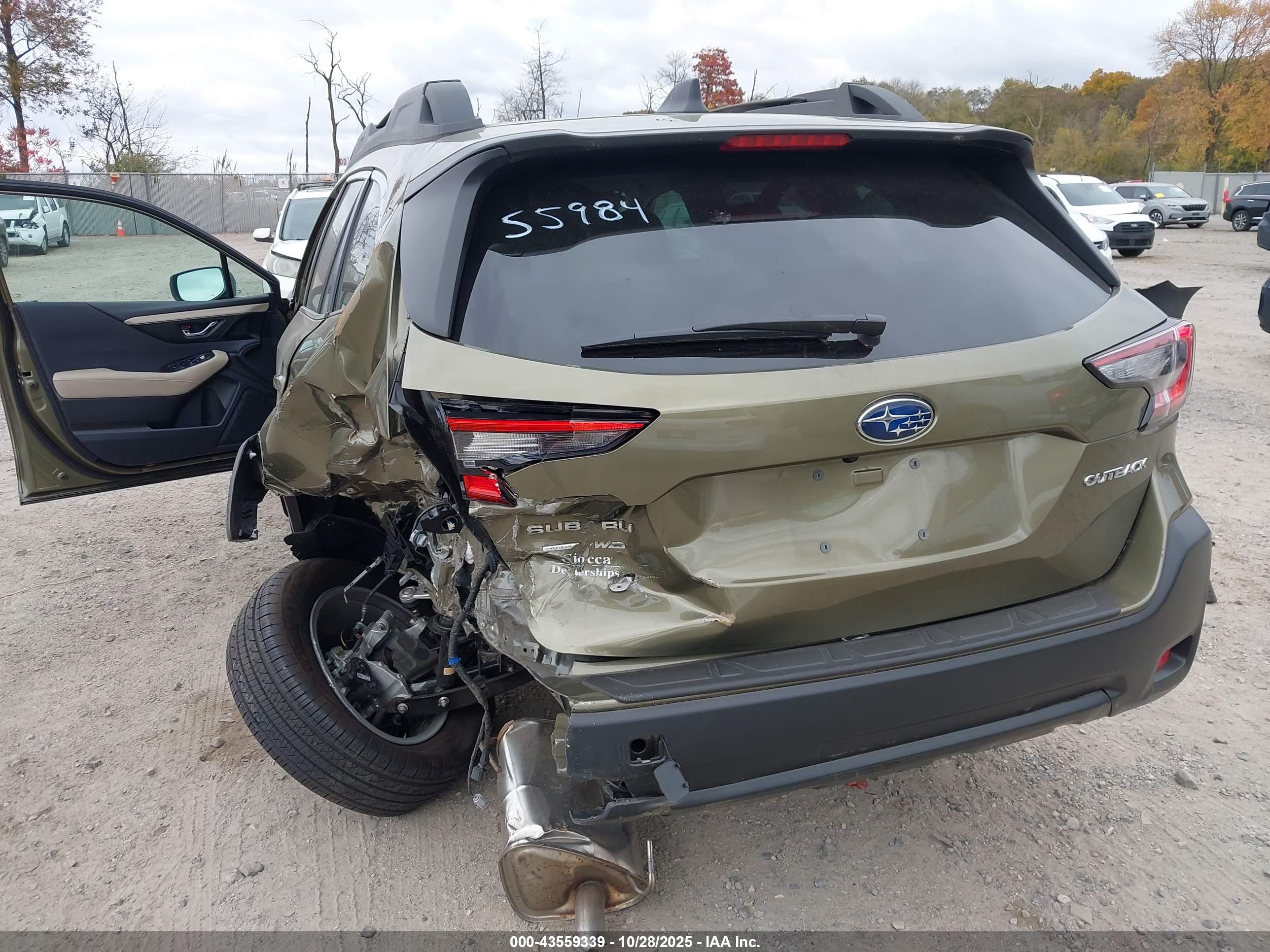SUBARU OUTBACK image 6