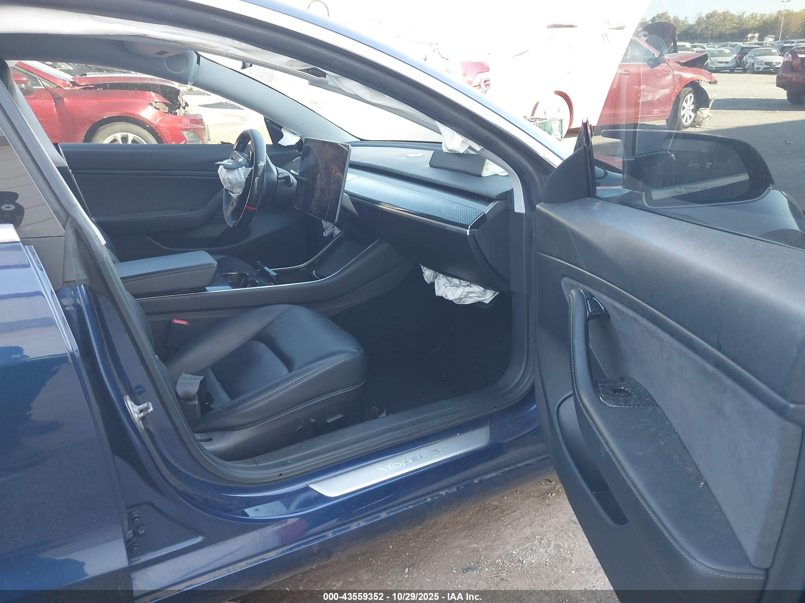 TESLA MODEL image 5
