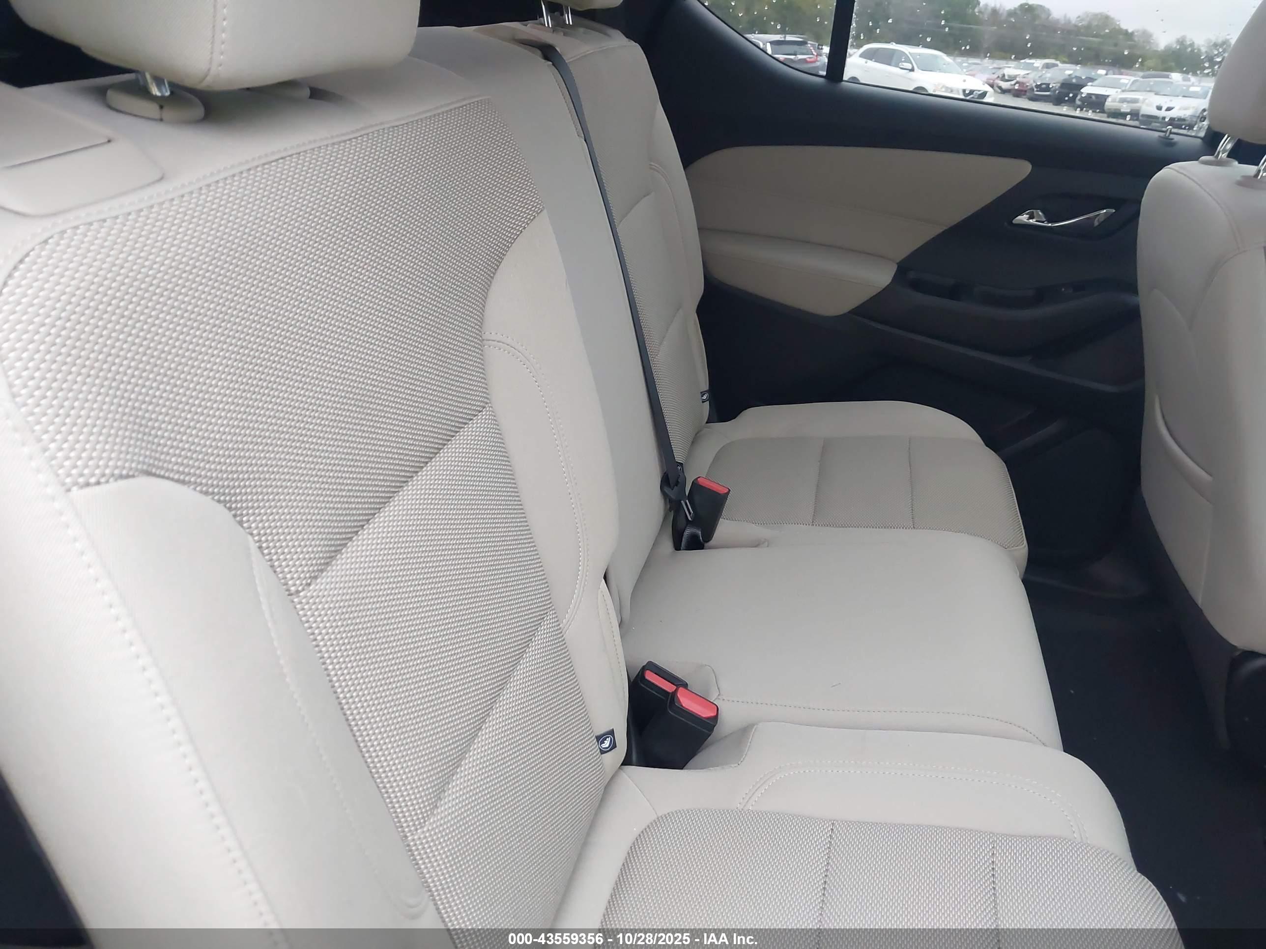 CHEVROLET TRAVERSE image 8