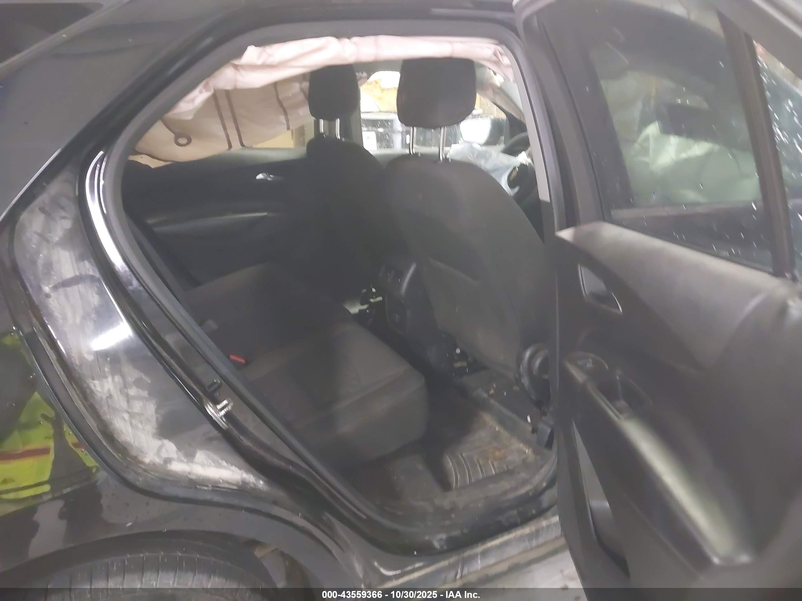 CHEVROLET EQUINOX image 8
