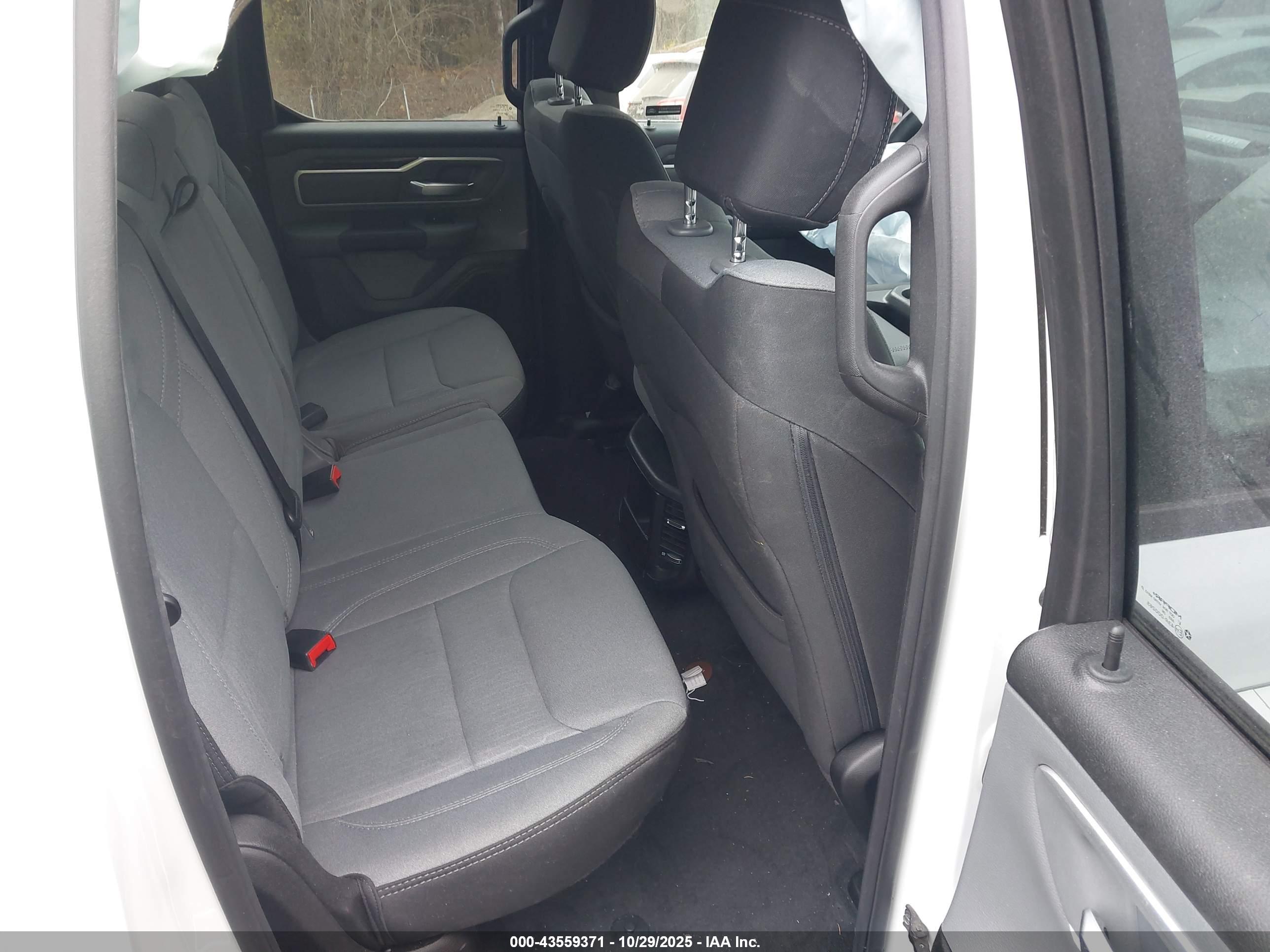 RAM 1500 image 8