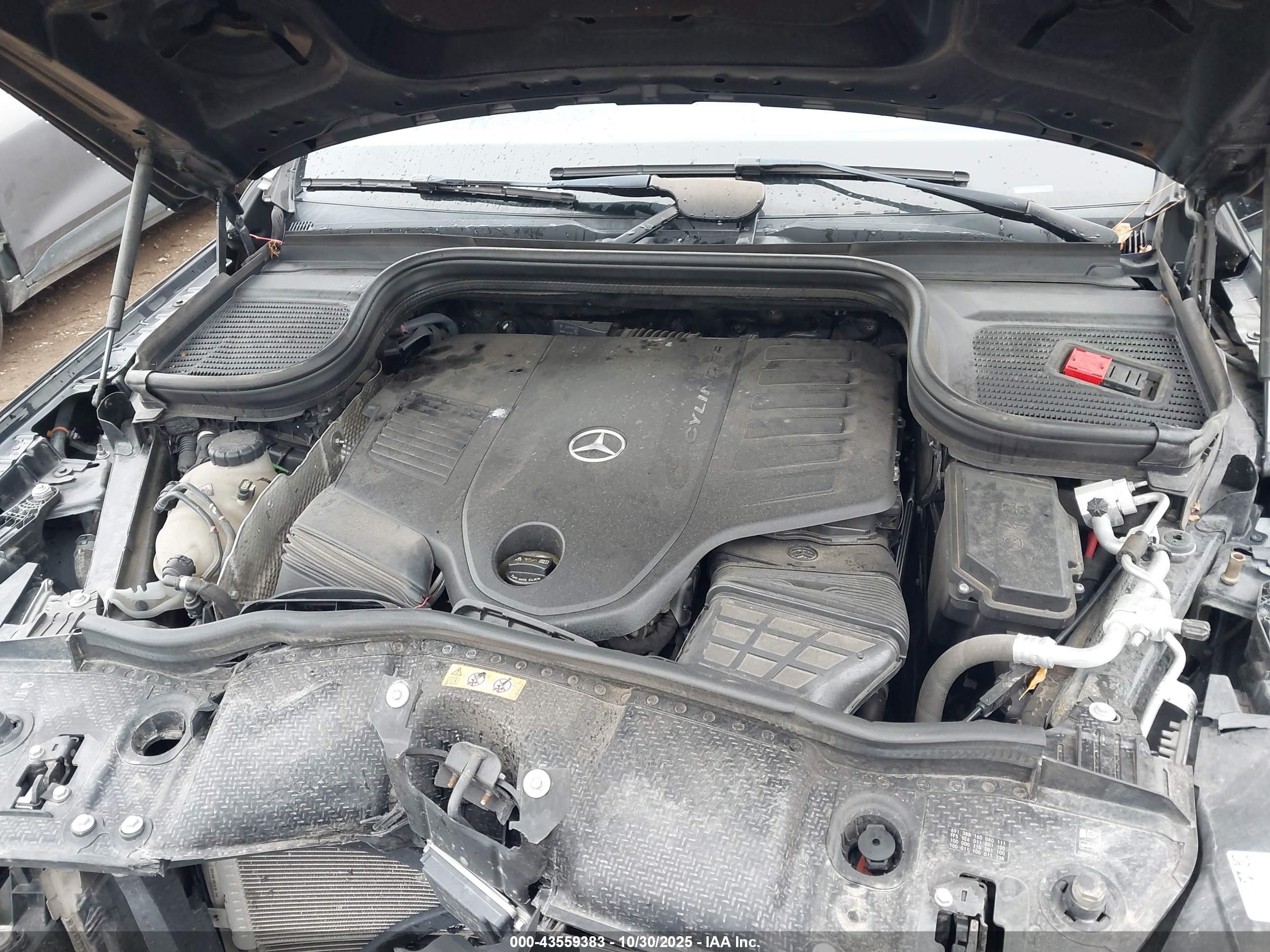 MERCEDES-BENZ GLS image 10