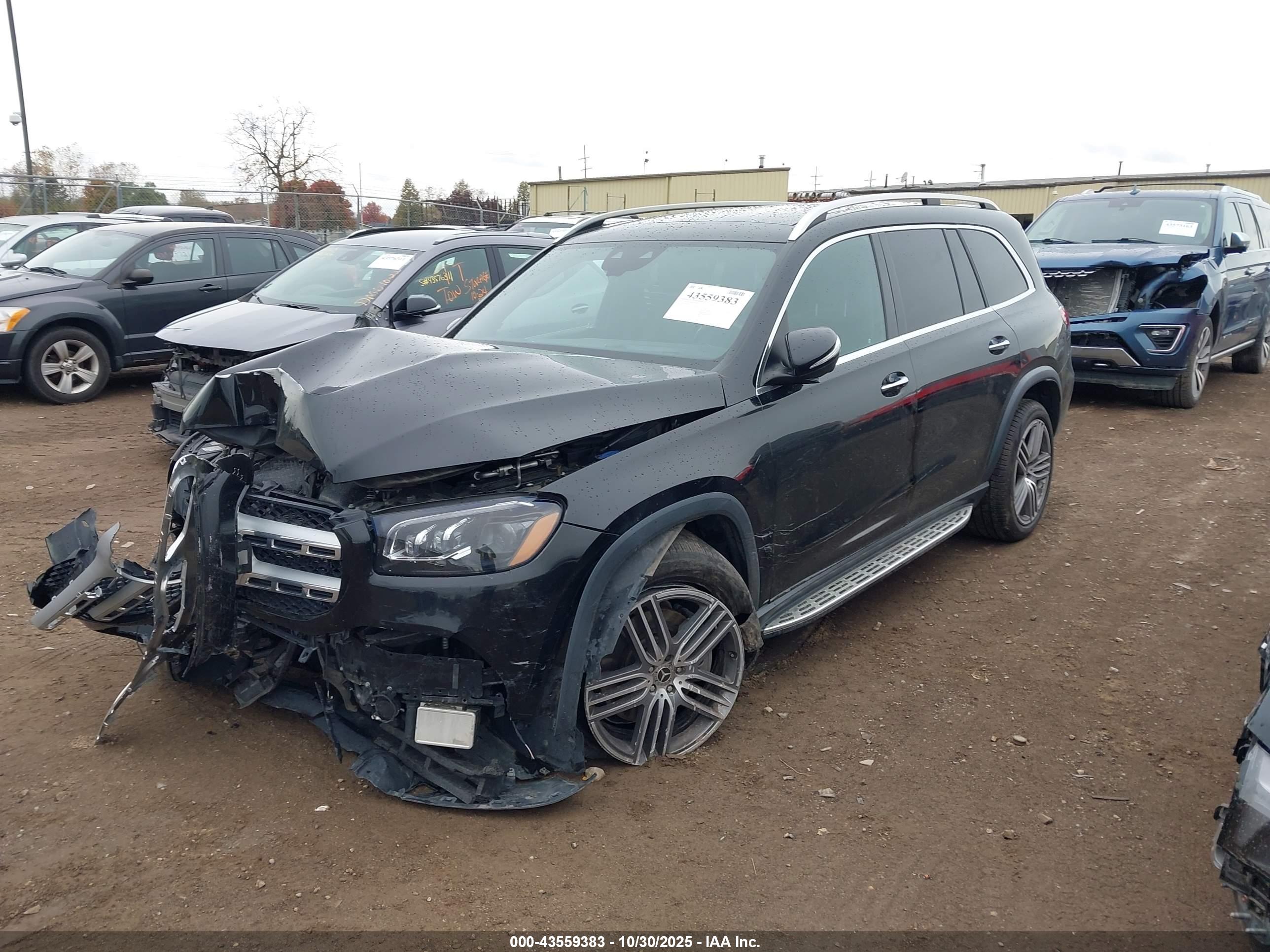MERCEDES-BENZ GLS image 2