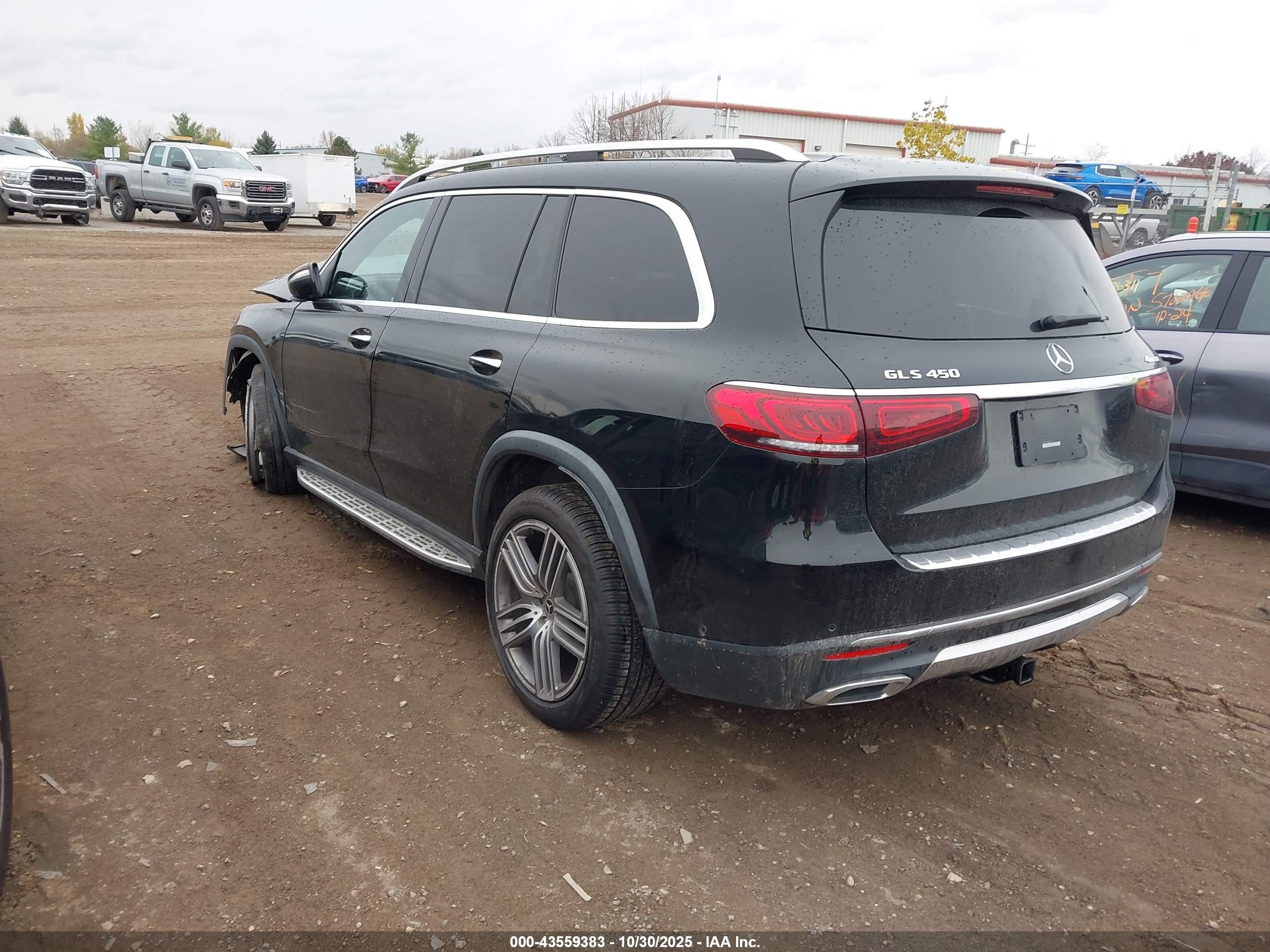 MERCEDES-BENZ GLS image 3