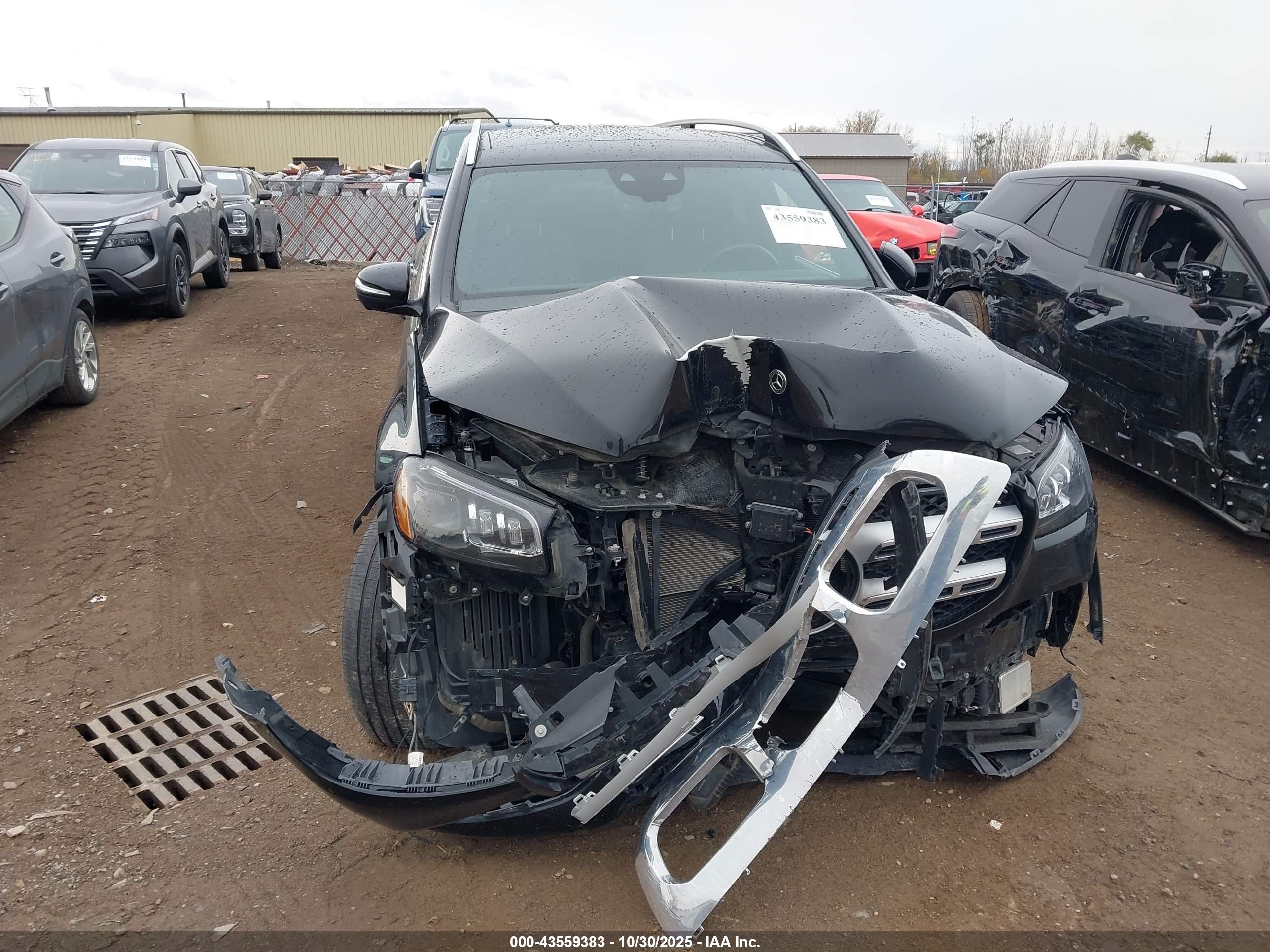MERCEDES-BENZ GLS image 6