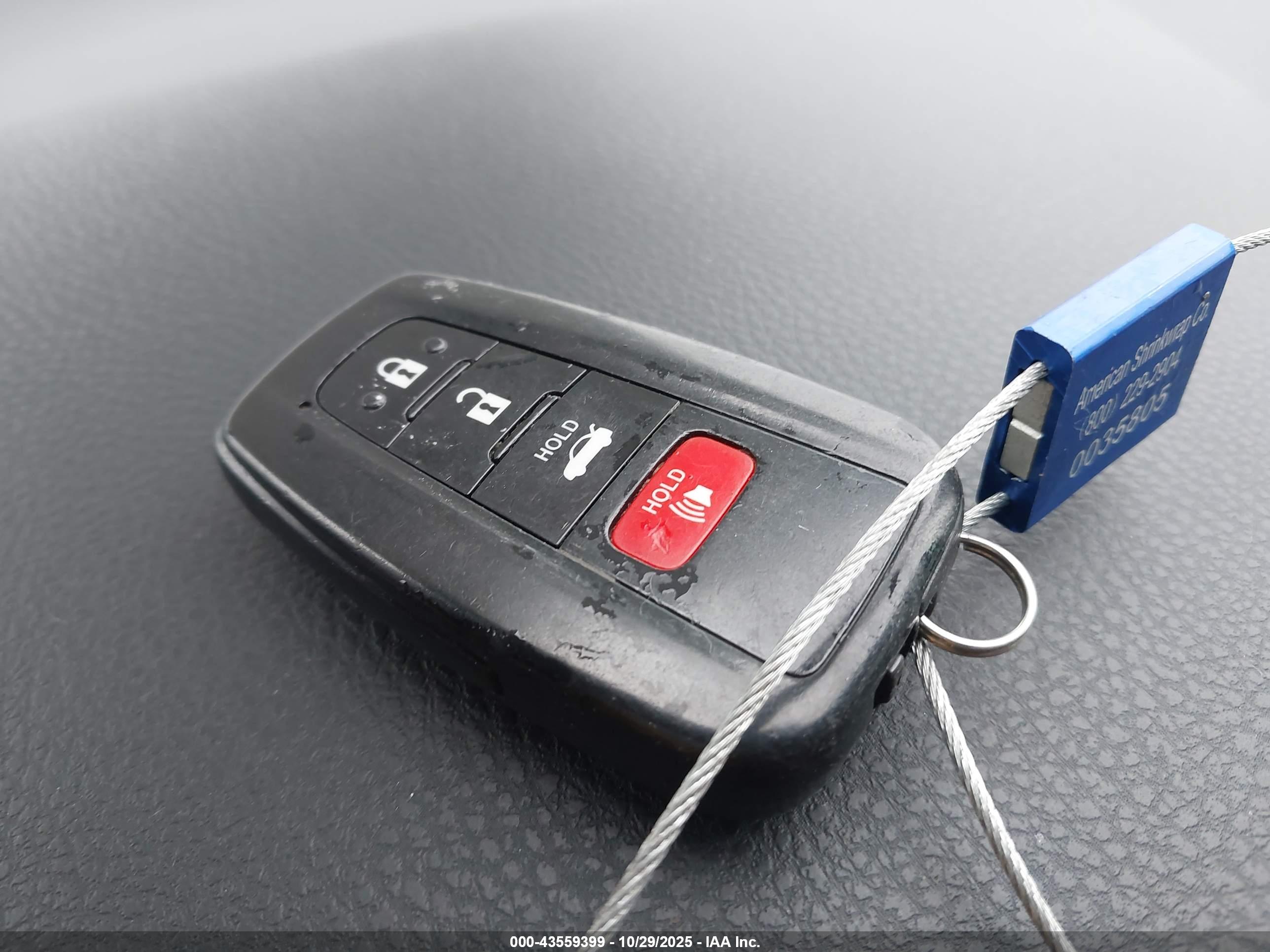 TOYOTA CAMRY image 11