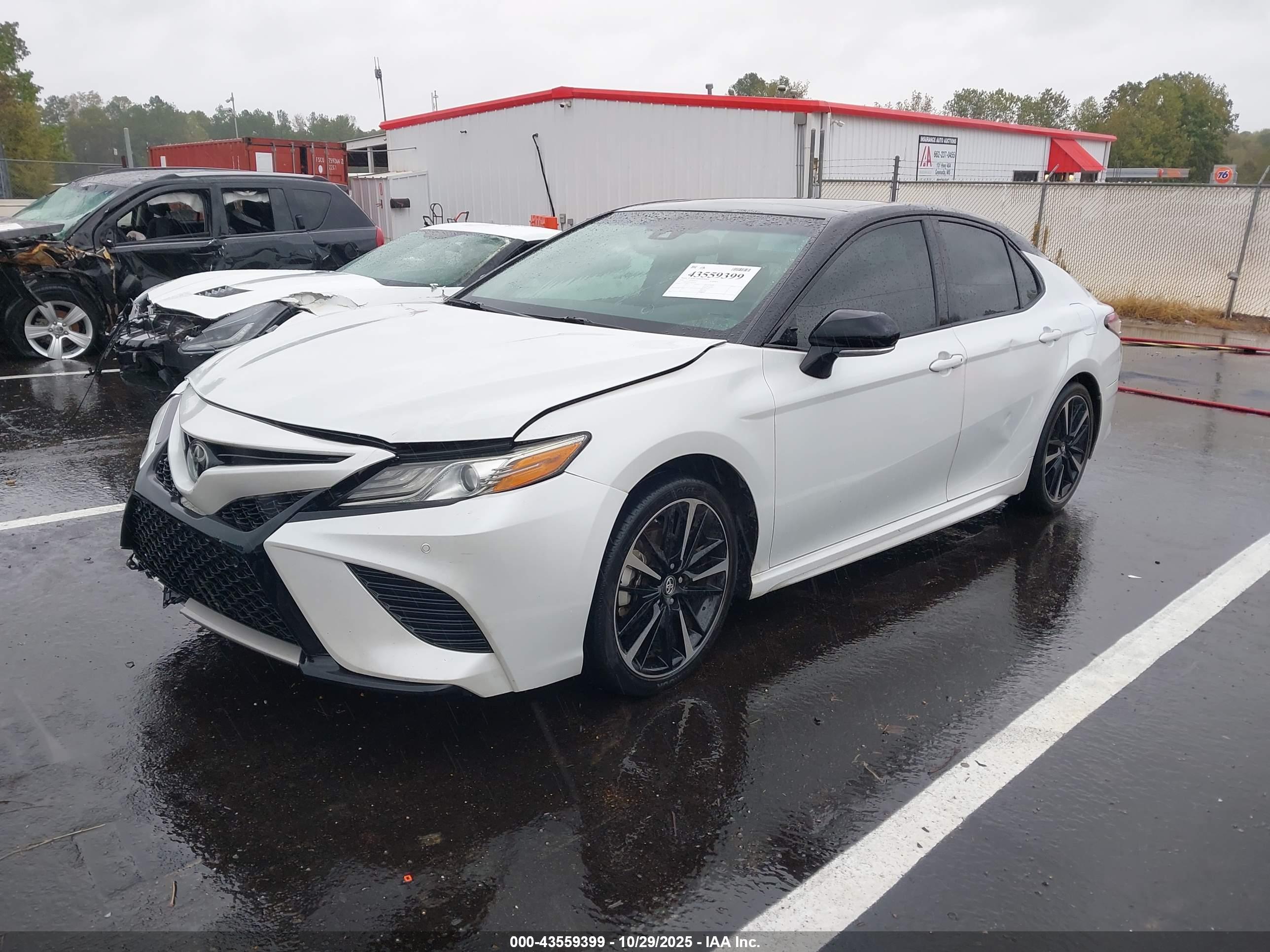 TOYOTA CAMRY image 2
