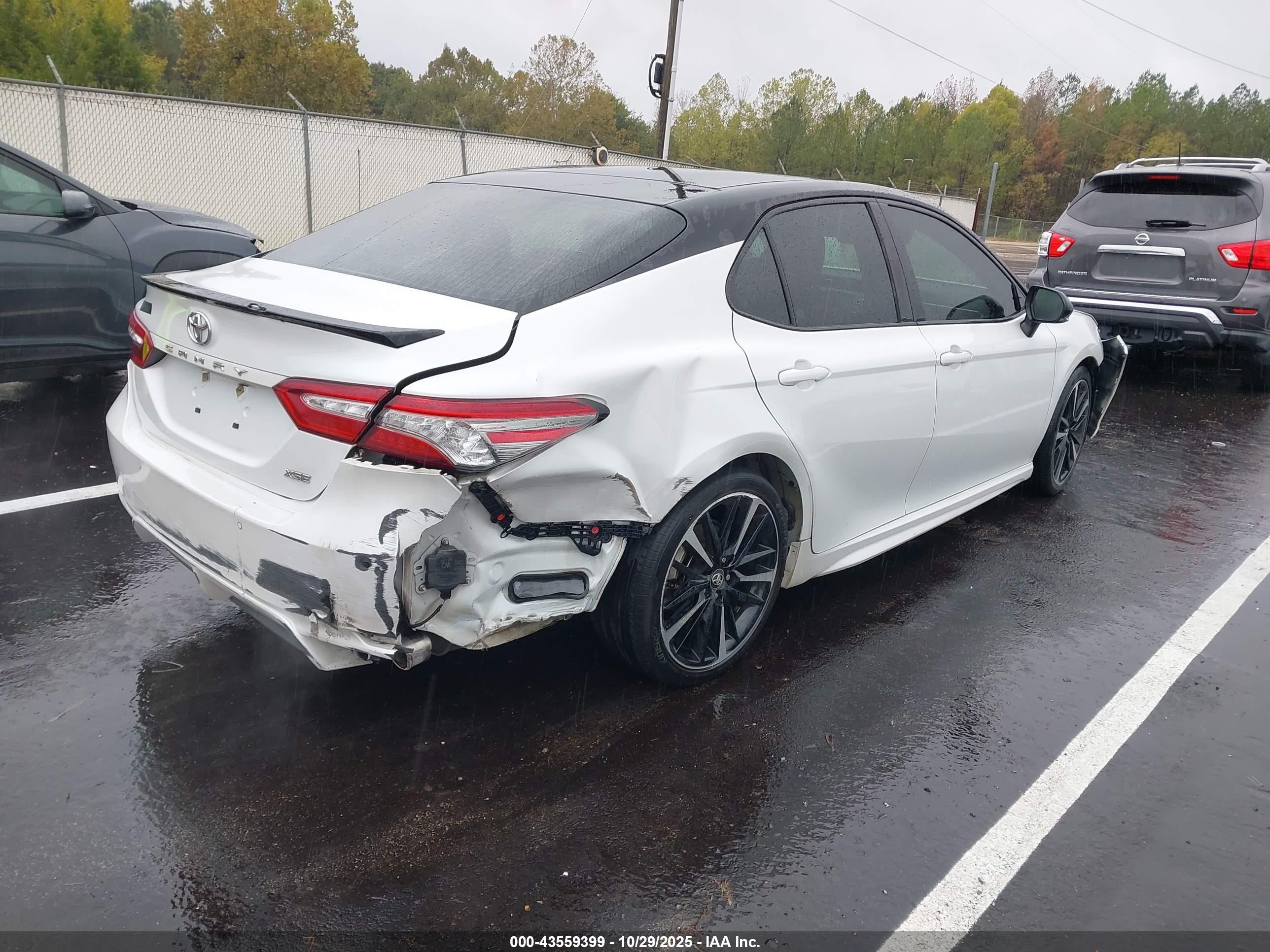 TOYOTA CAMRY image 4