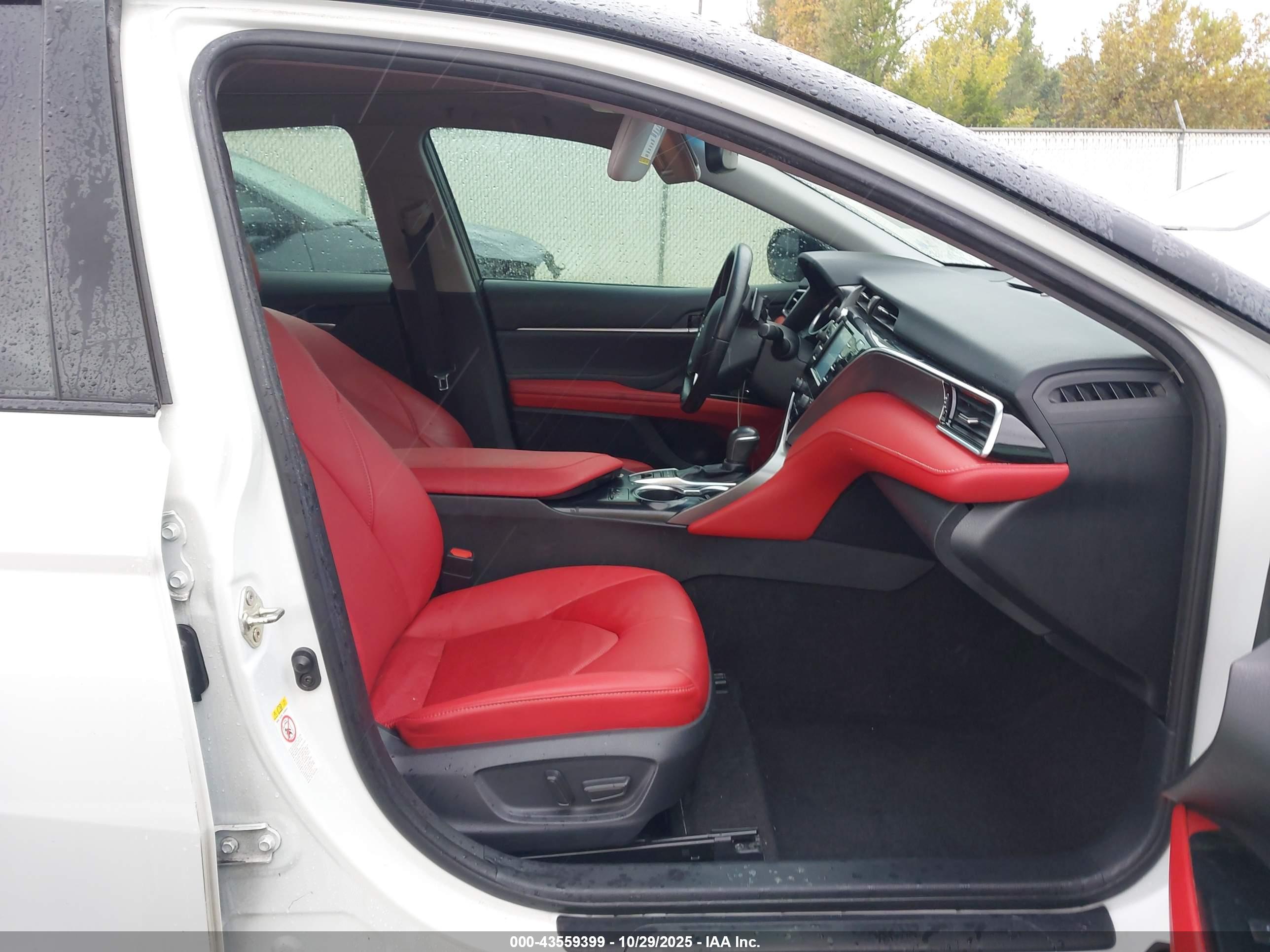 TOYOTA CAMRY image 5