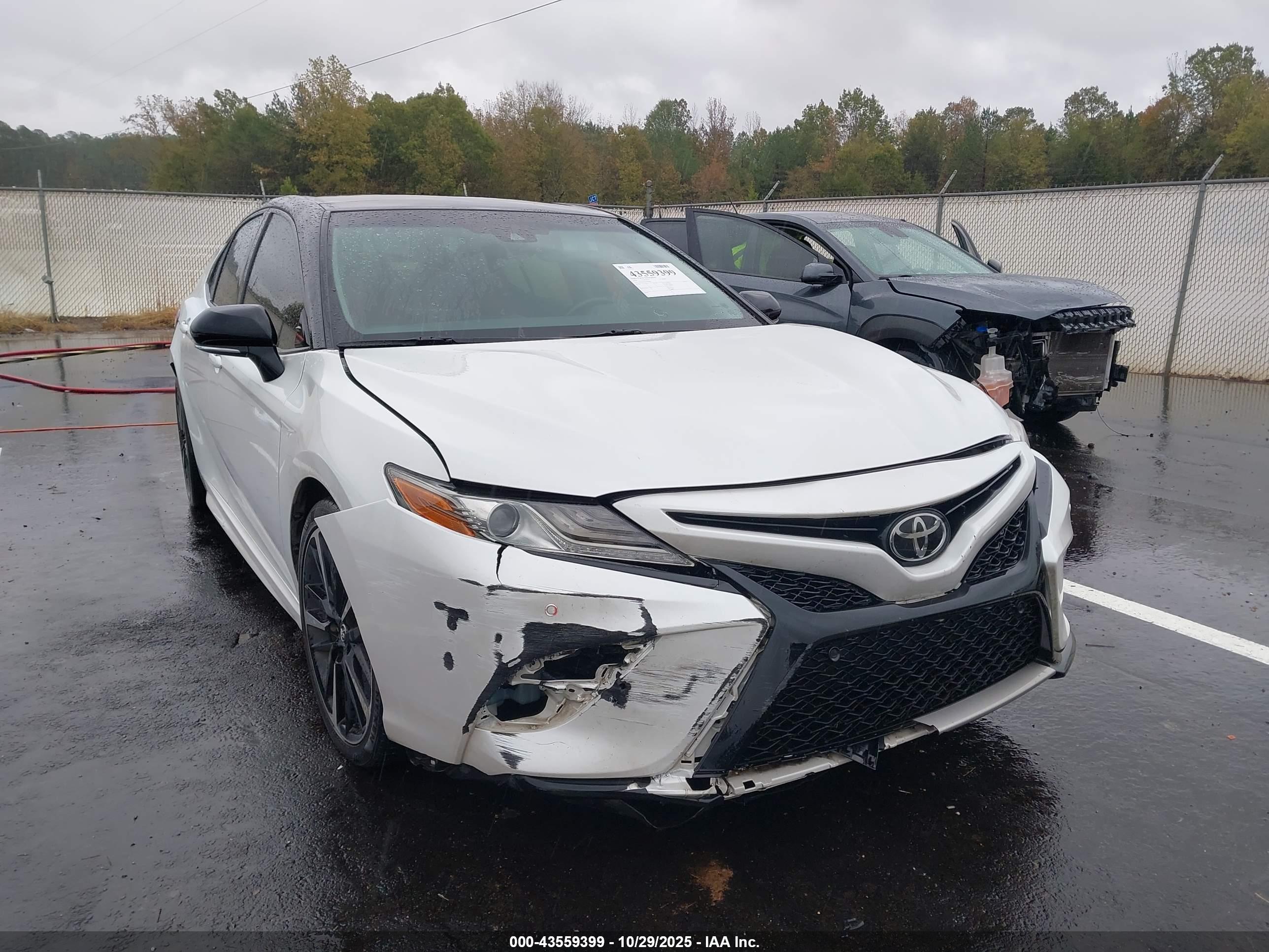 TOYOTA CAMRY image 6