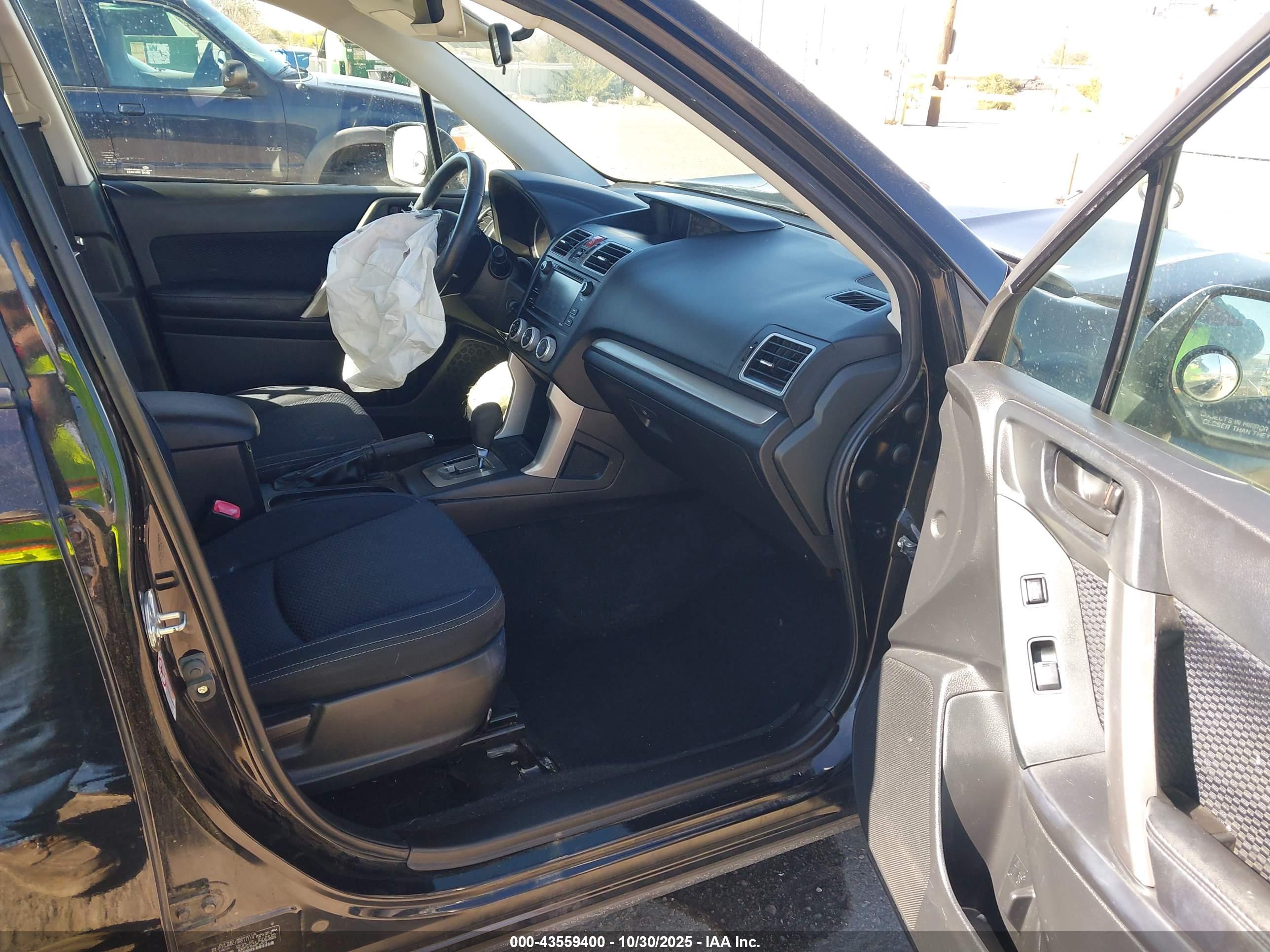 SUBARU FORESTER image 5