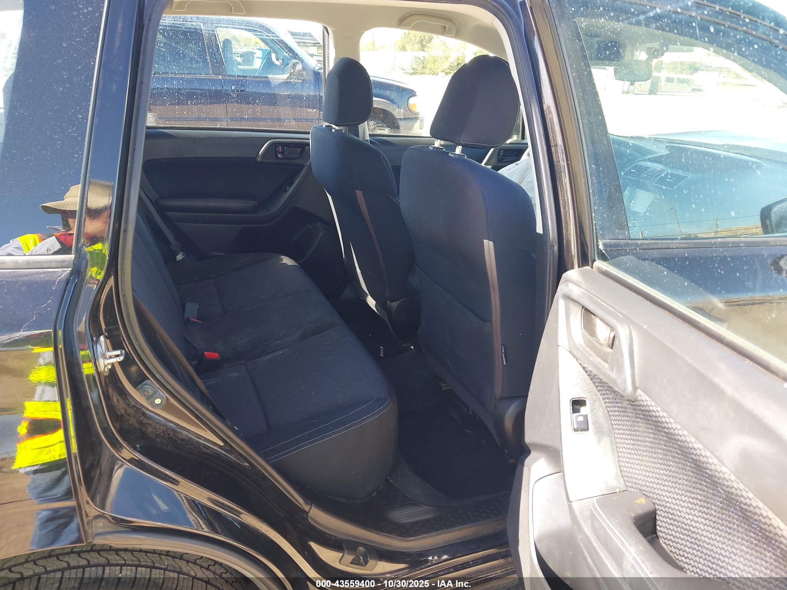 SUBARU FORESTER image 8