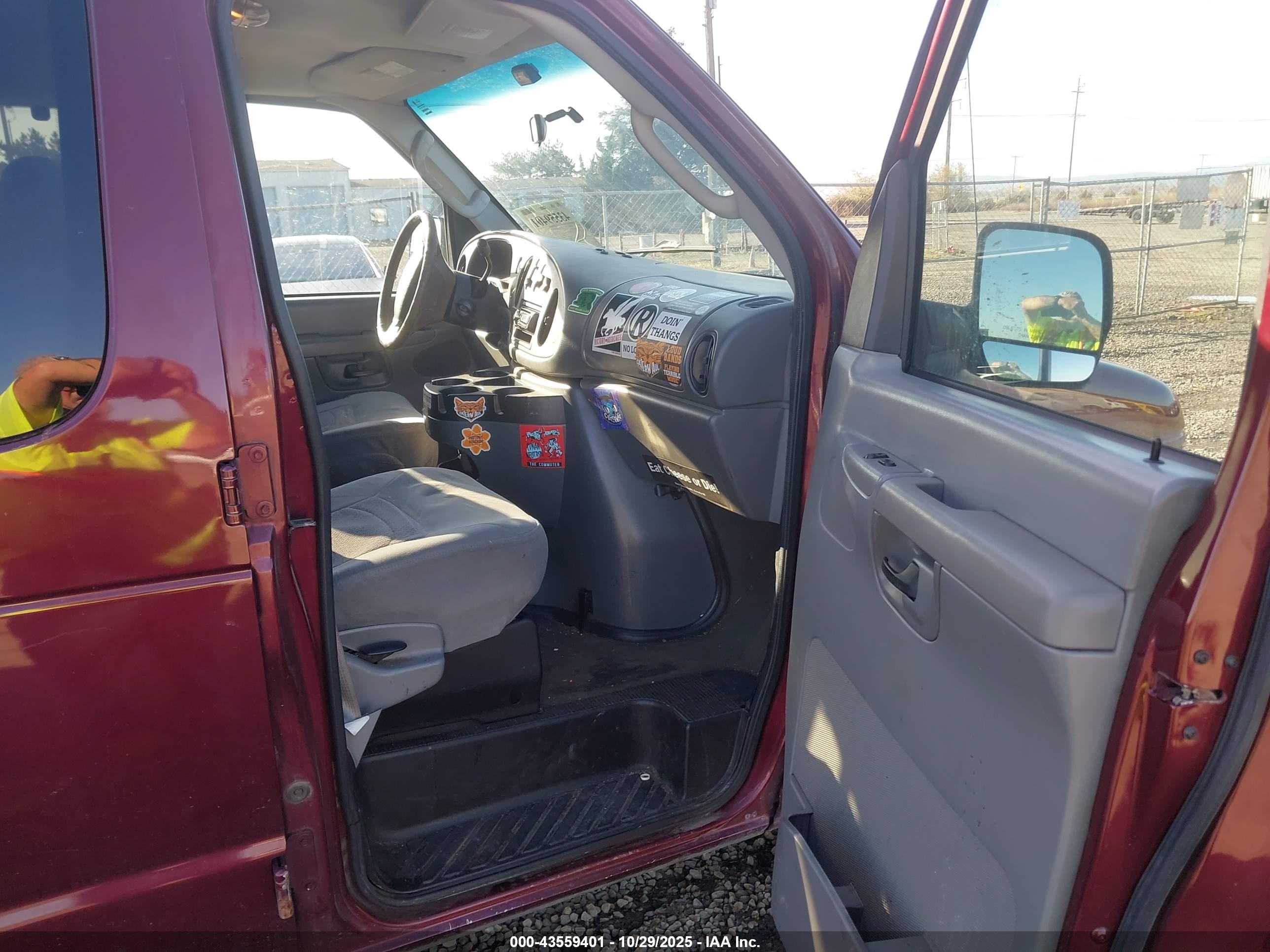 FORD E-350 image 5