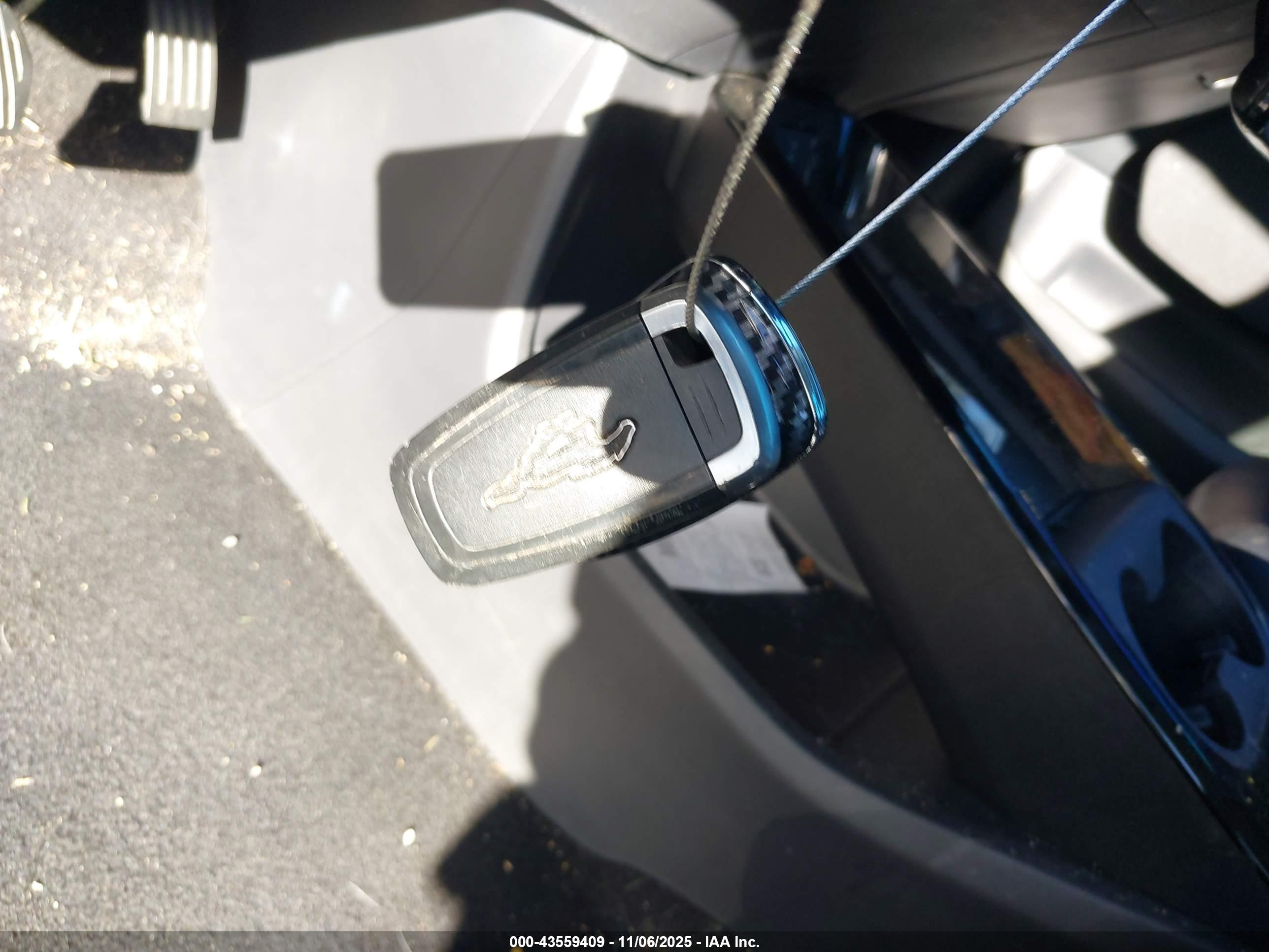 FORD MUSTANG image 11