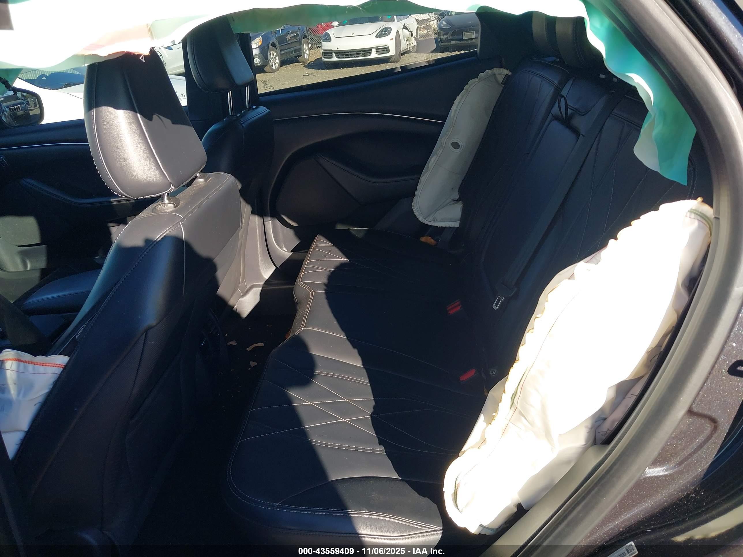 FORD MUSTANG image 8