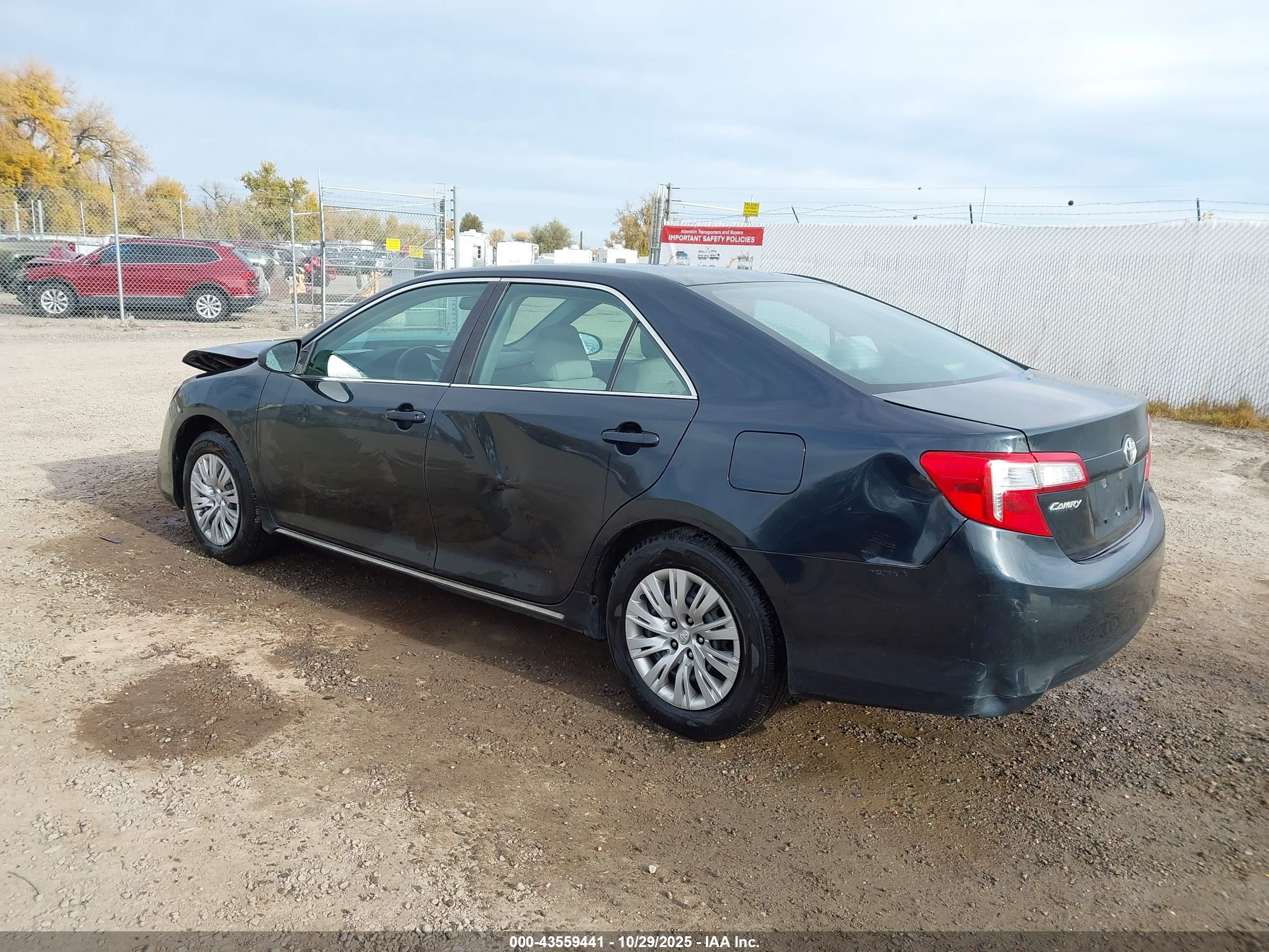 TOYOTA CAMRY image 3