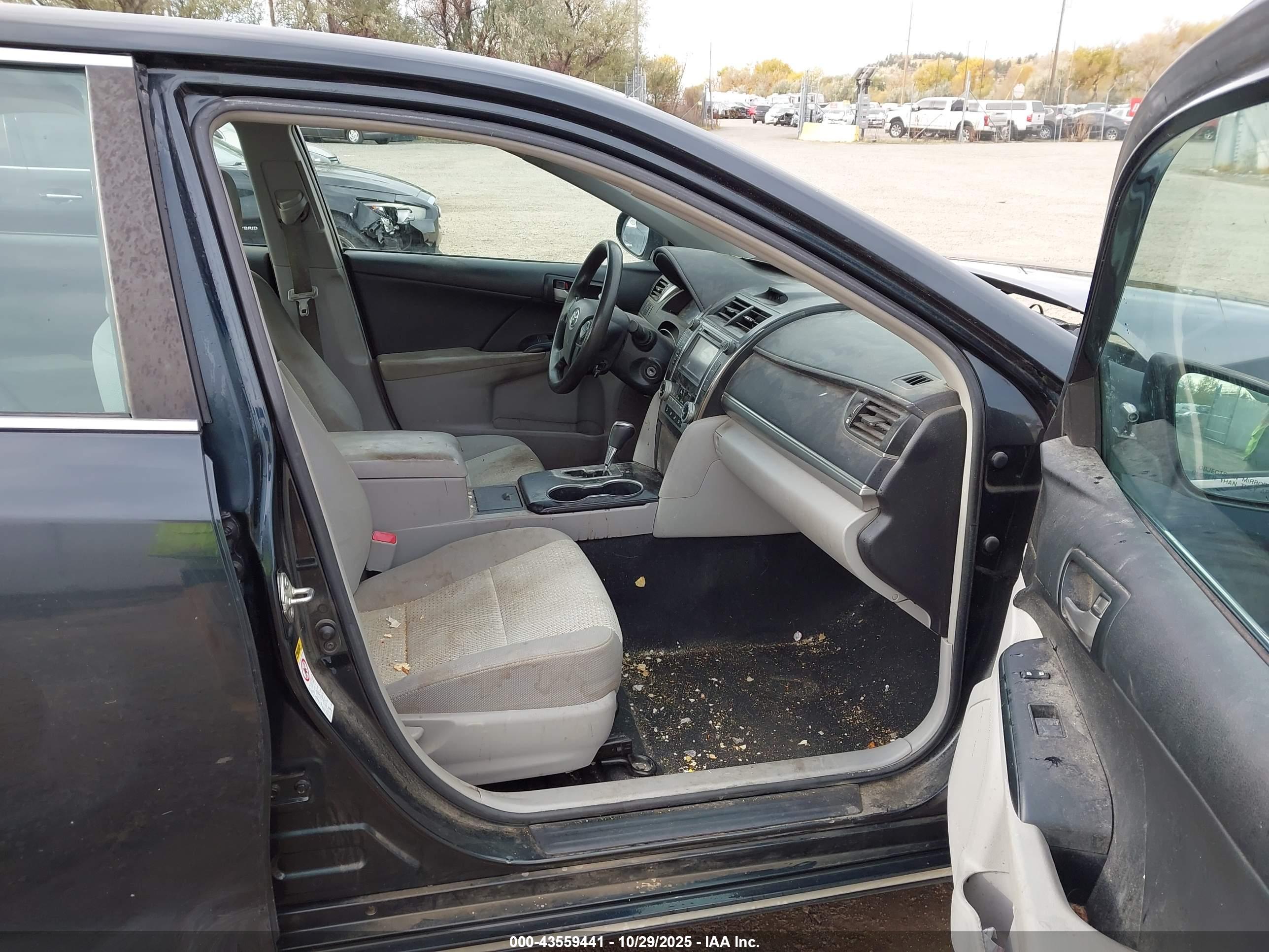 TOYOTA CAMRY image 5