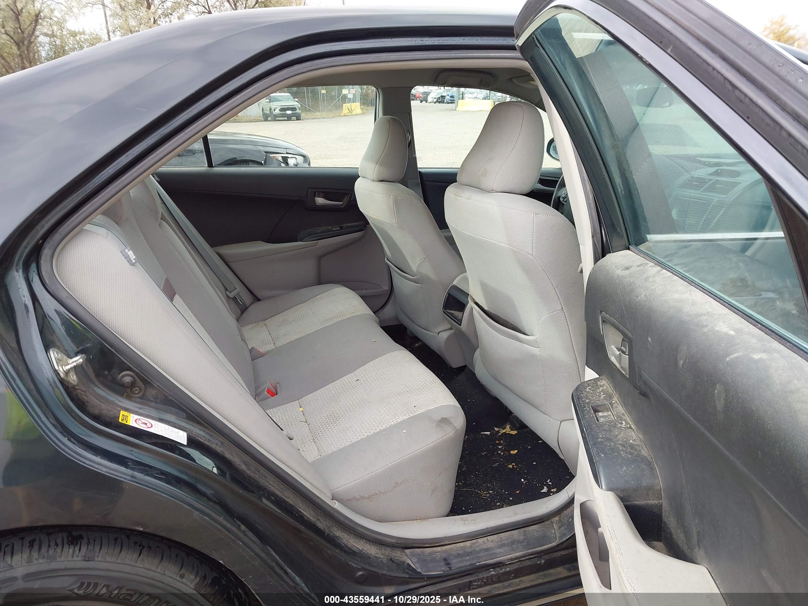 TOYOTA CAMRY image 8