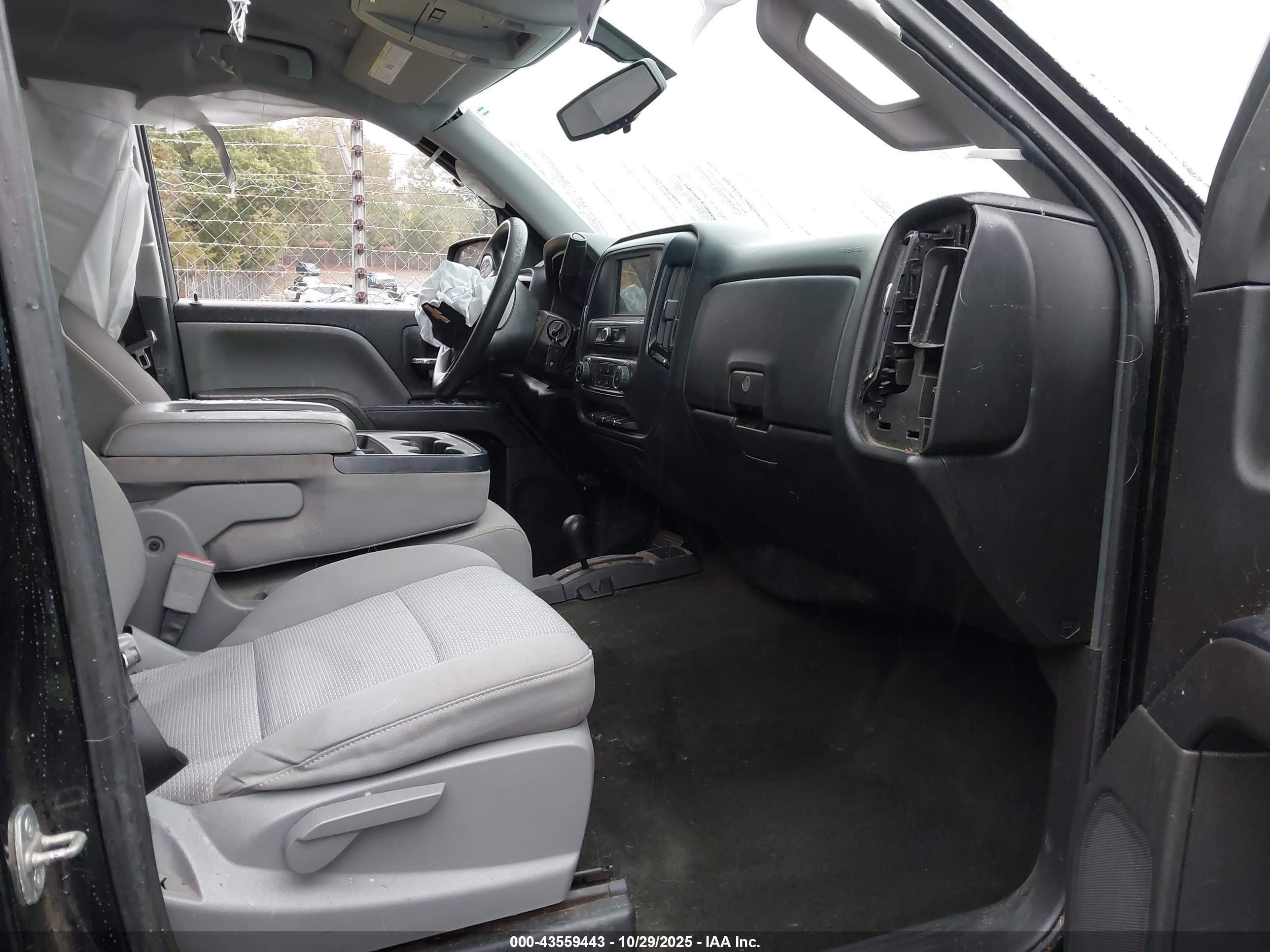 CHEVROLET SILVERADO image 5