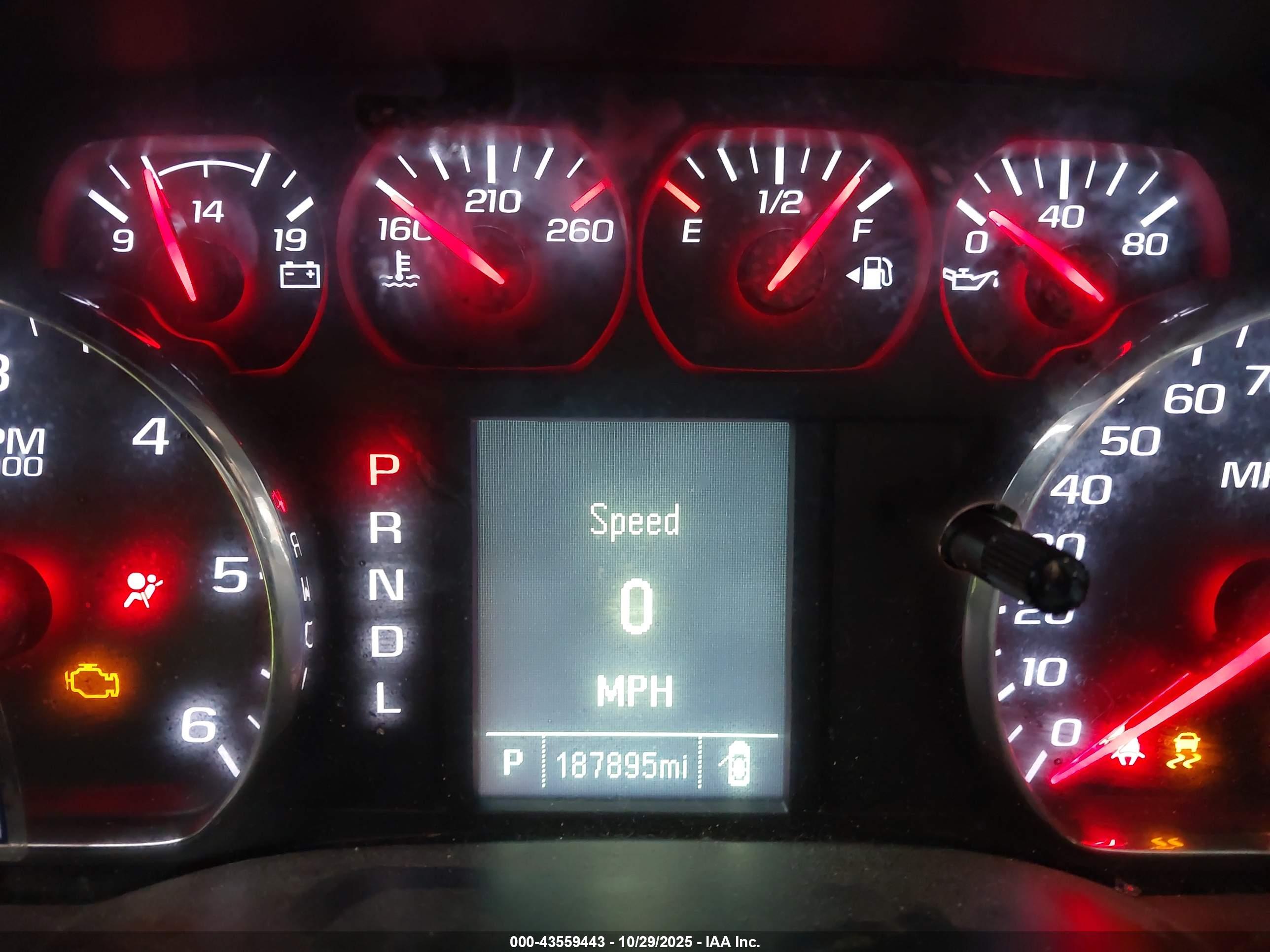CHEVROLET SILVERADO image 7