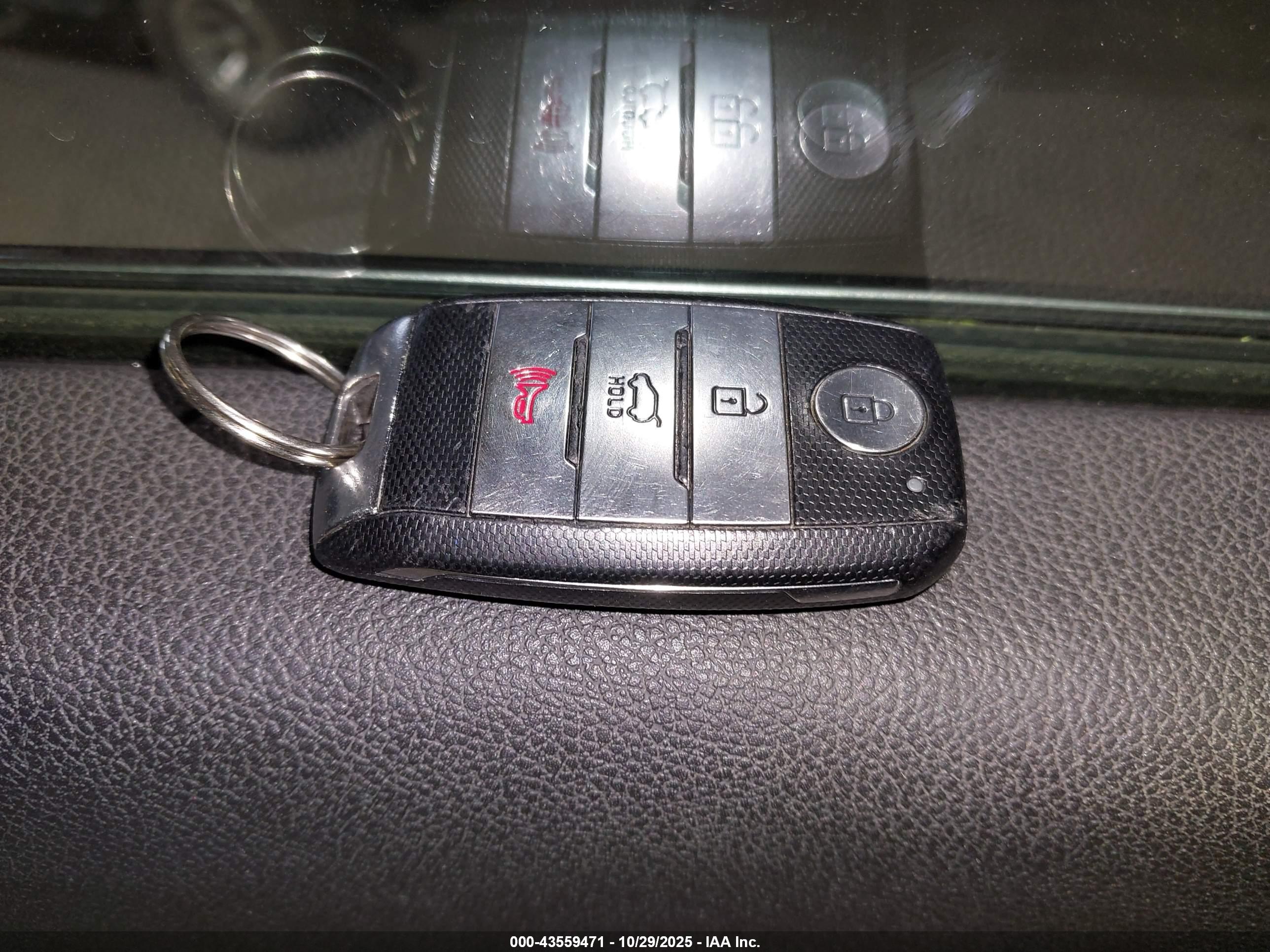 KIA SORENTO image 11