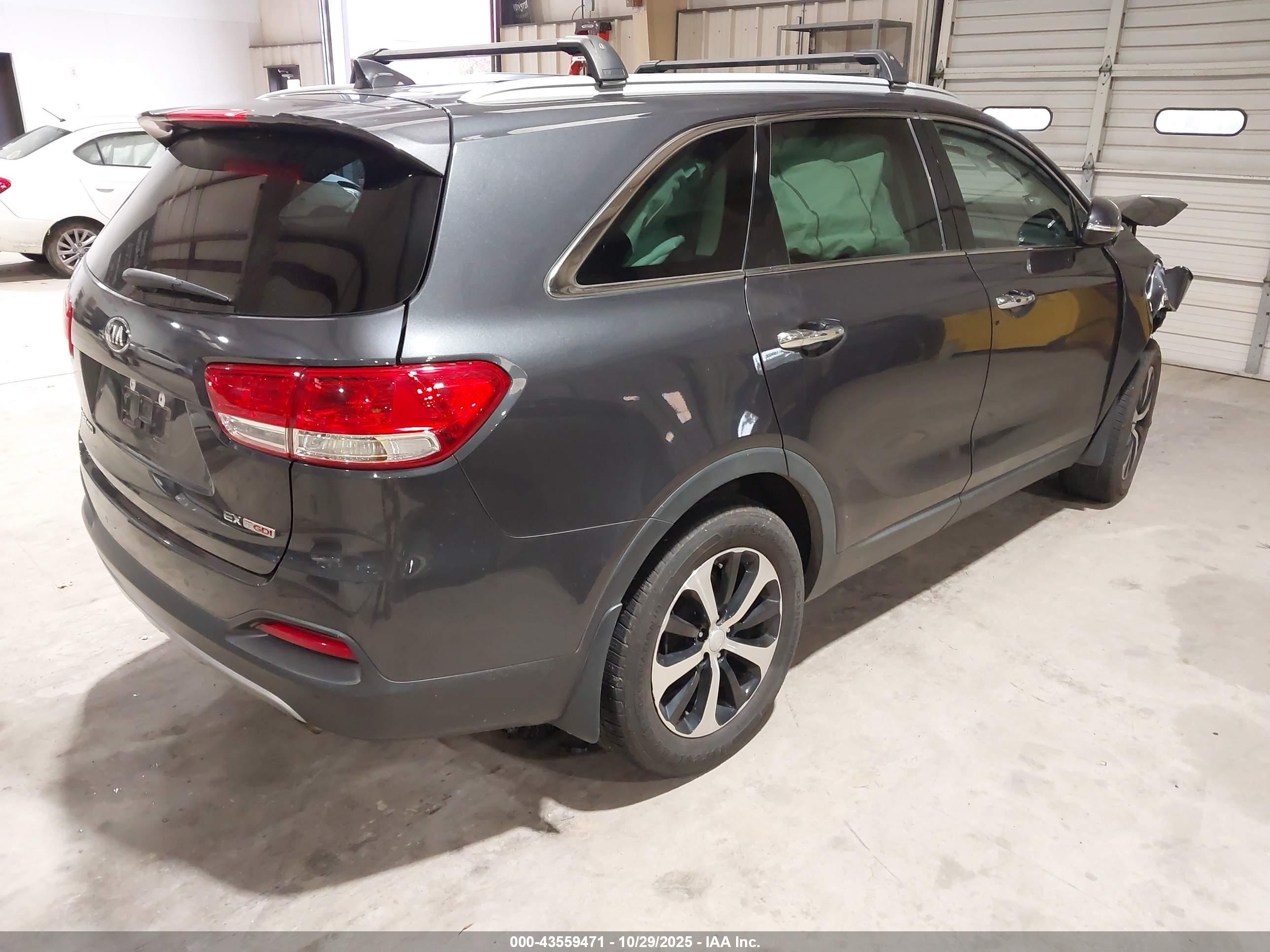 KIA SORENTO image 4