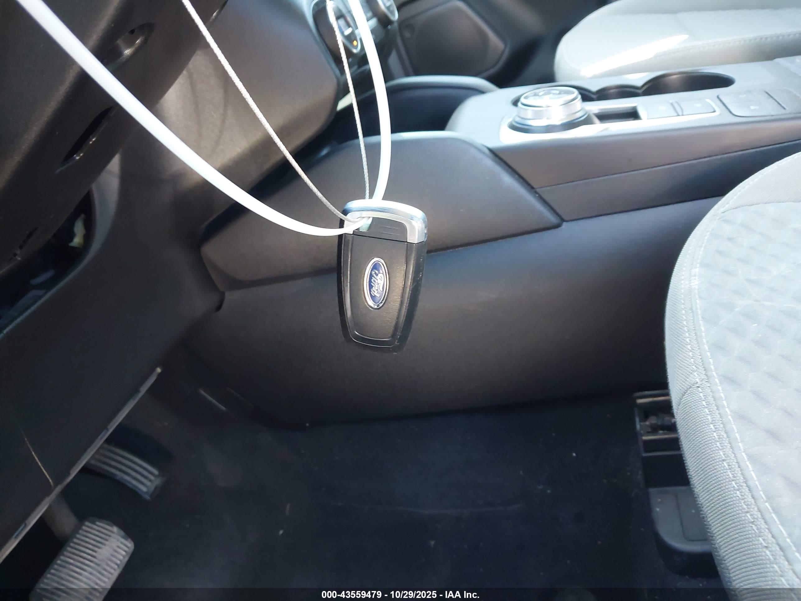 FORD ESCAPE image 11
