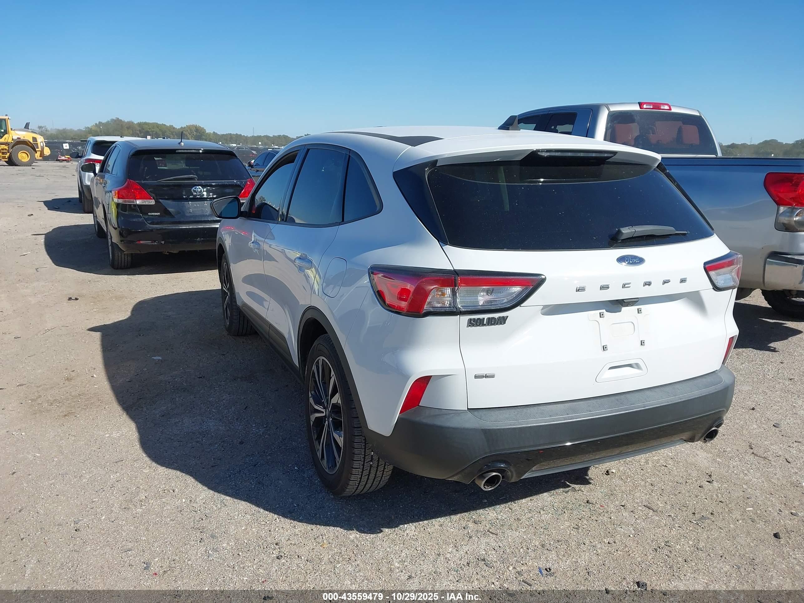 FORD ESCAPE image 3