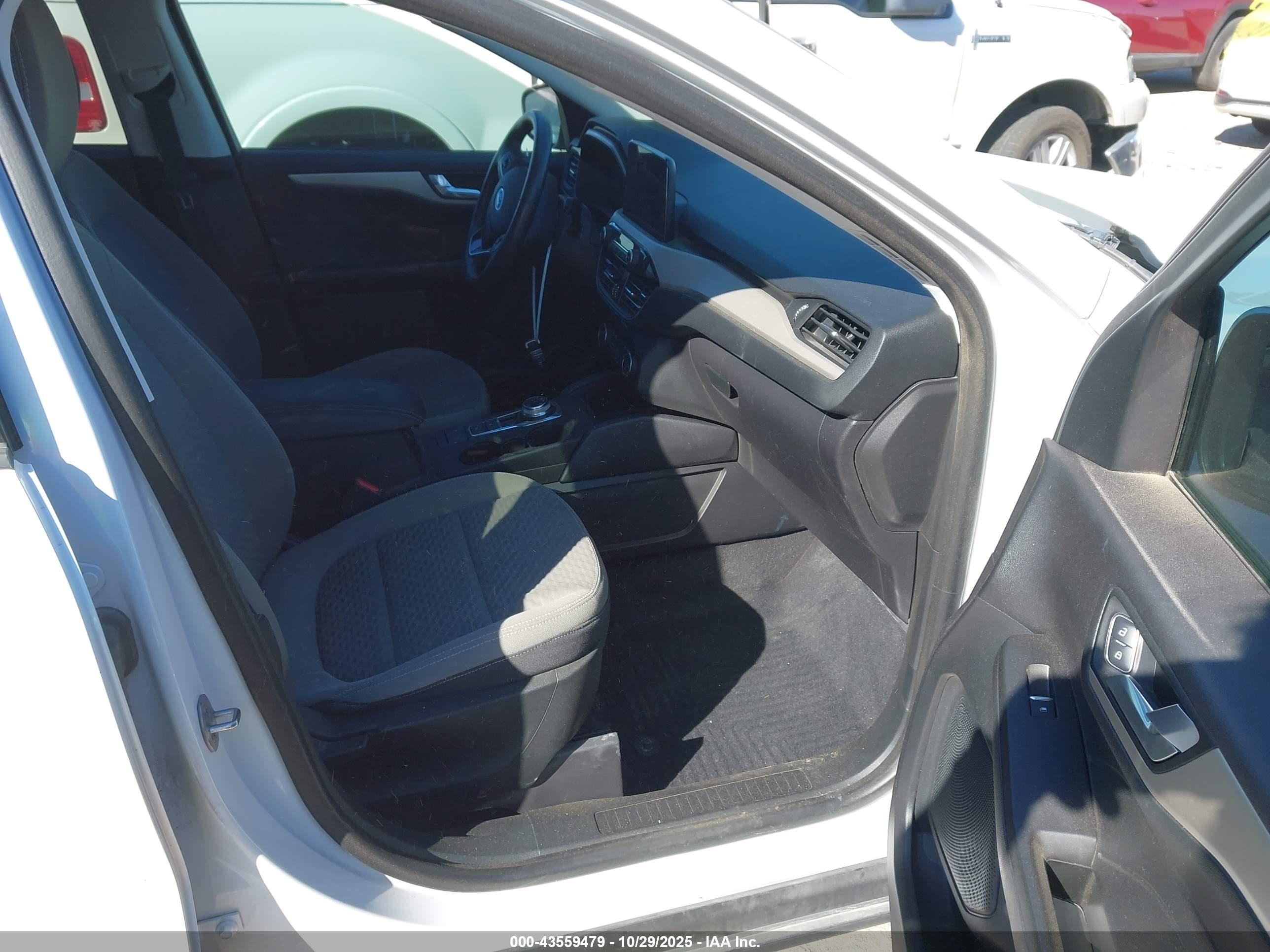 FORD ESCAPE image 5