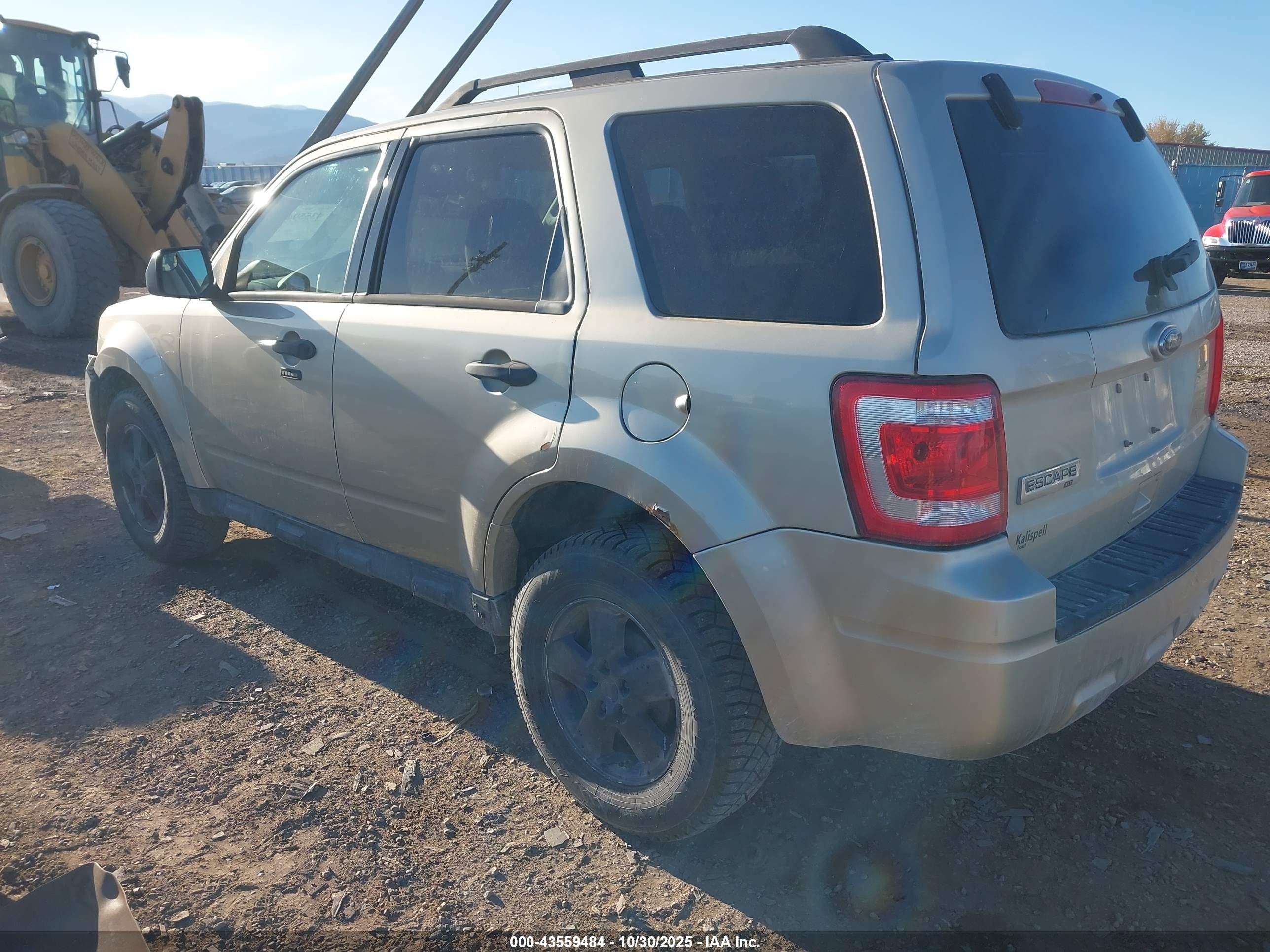 FORD ESCAPE image 3
