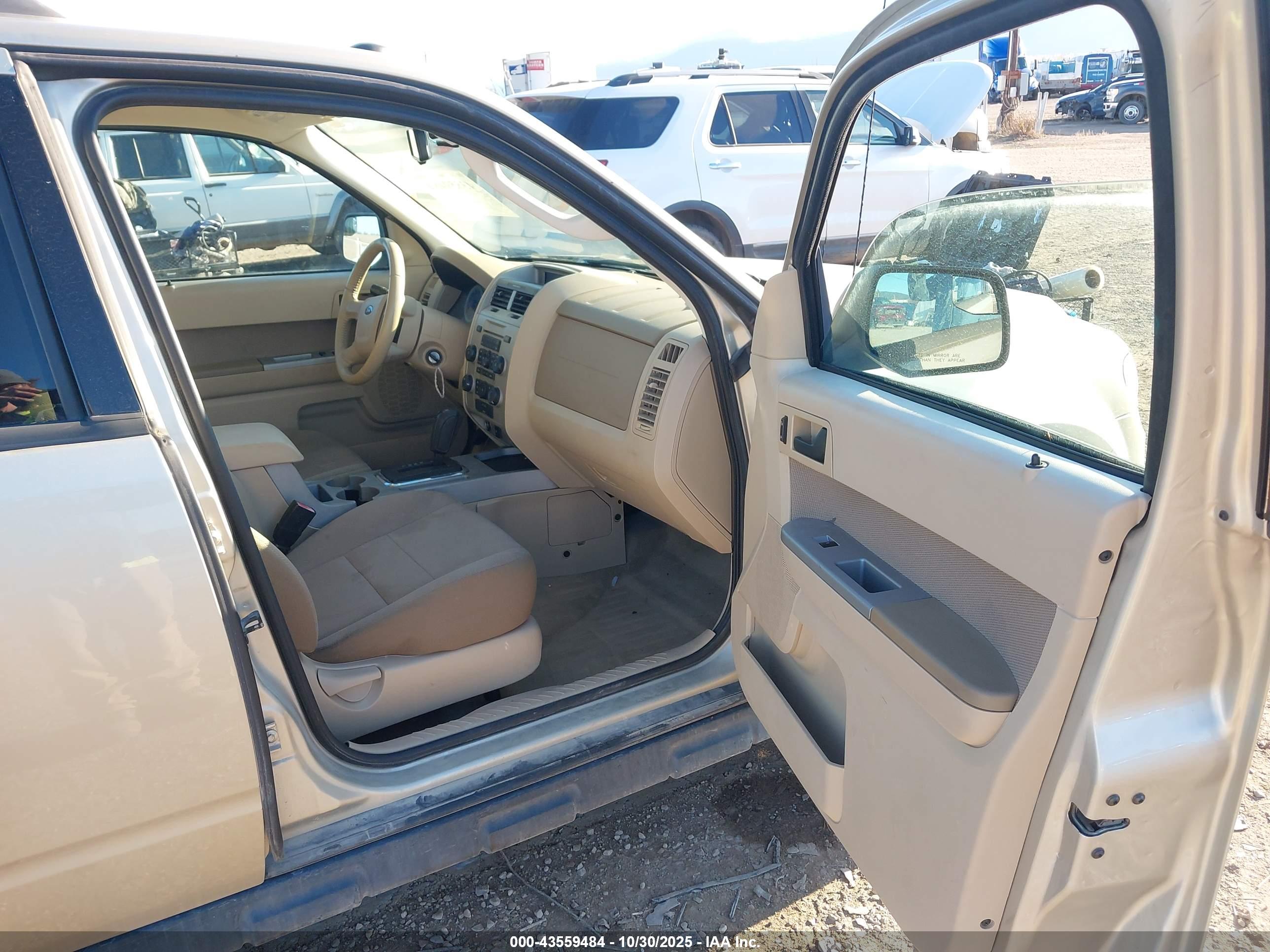 FORD ESCAPE image 5