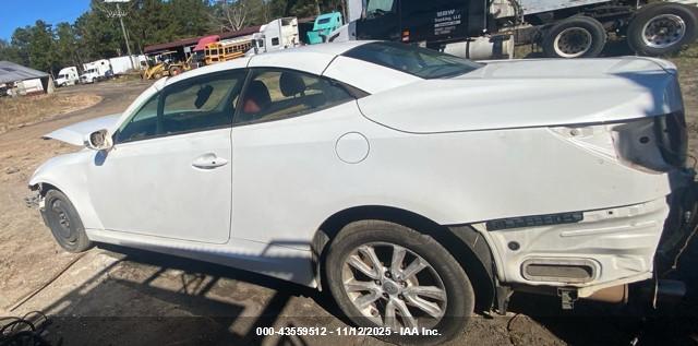 LEXUS IS image 3