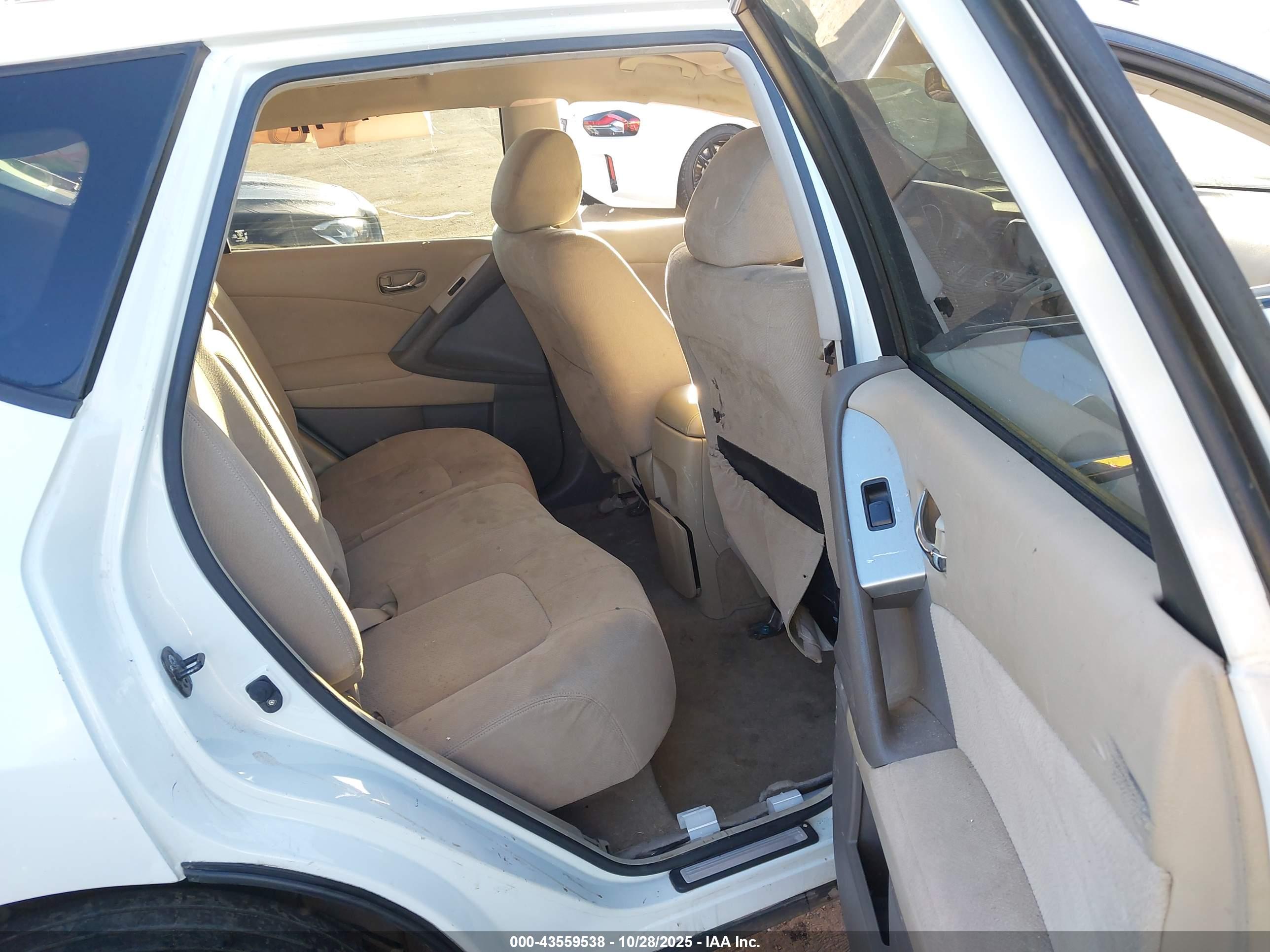 NISSAN MURANO image 8