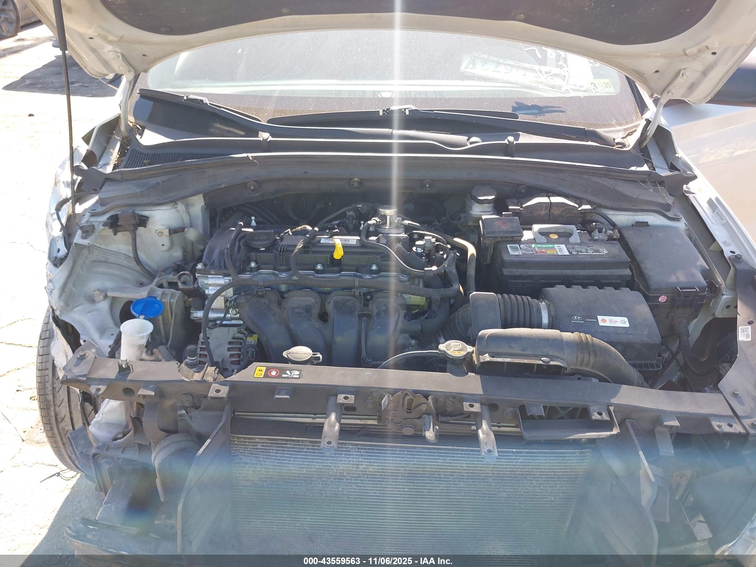 HYUNDAI ELANTRA image 10
