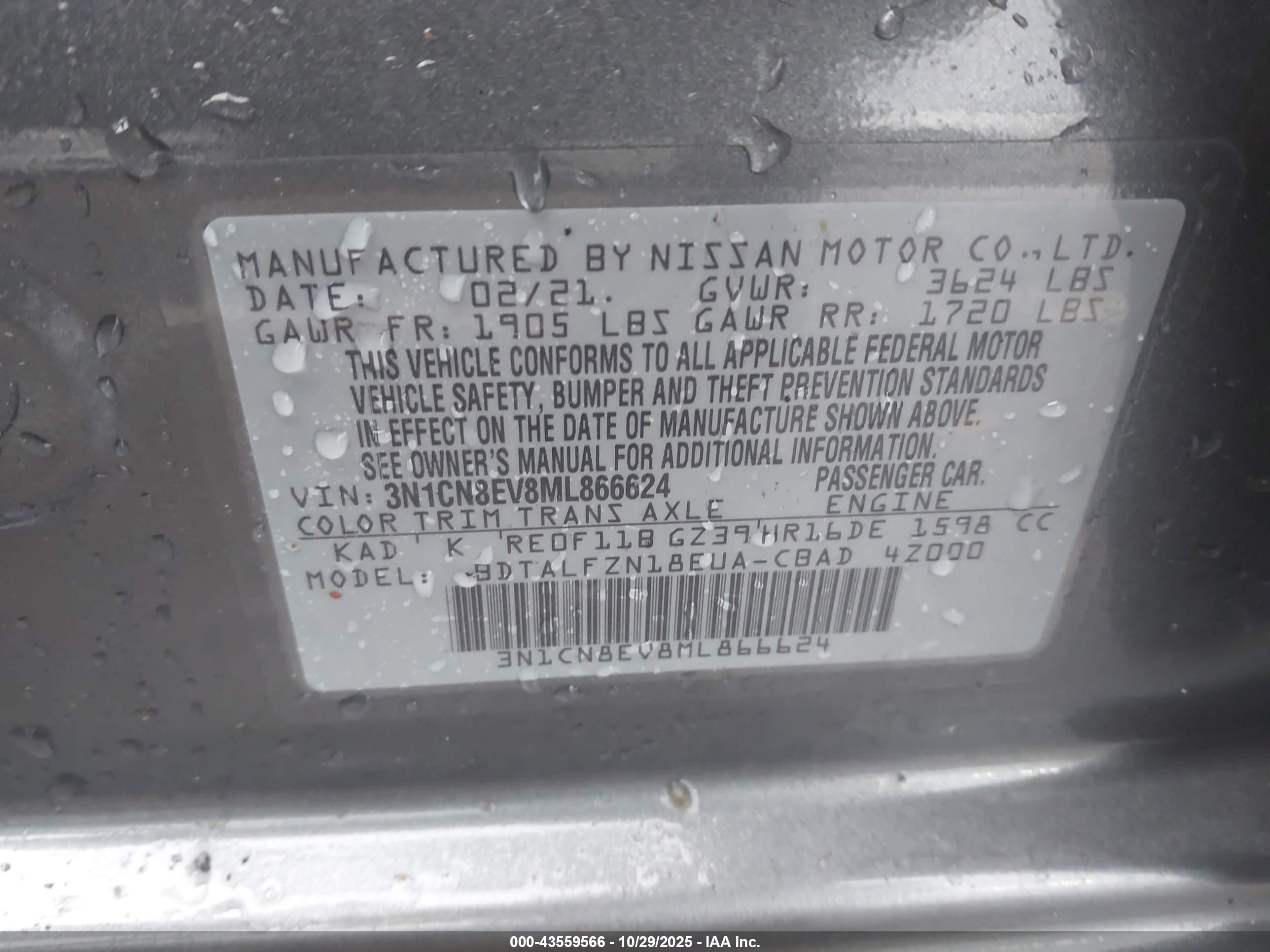 NISSAN VERSA image 9