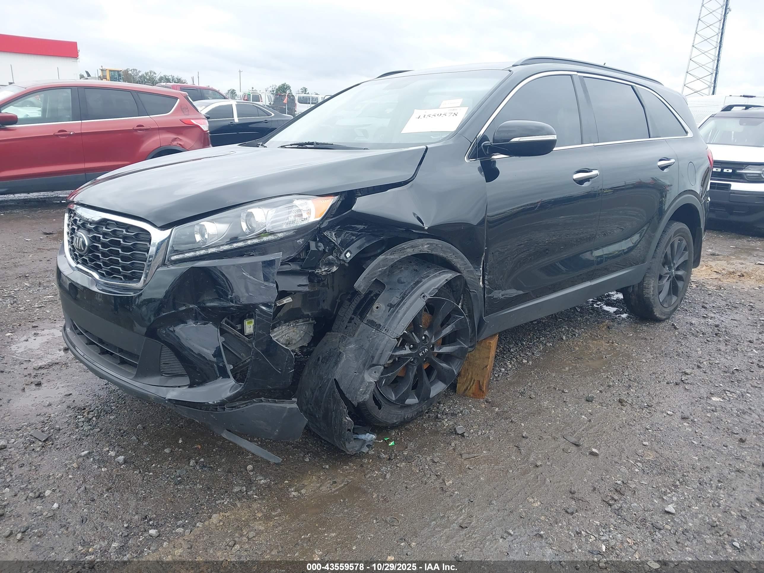KIA SORENTO image 2