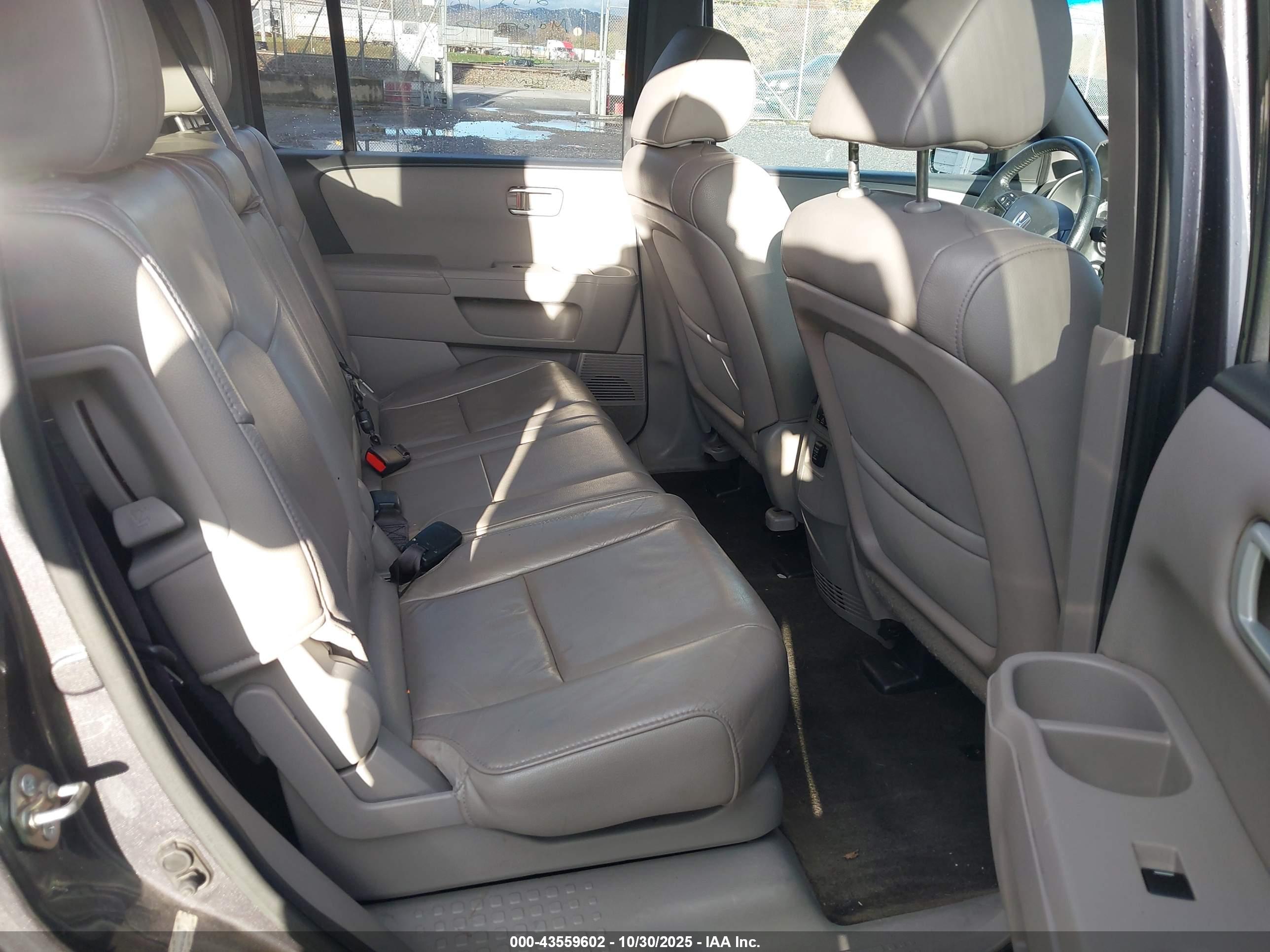 HONDA PILOT image 8