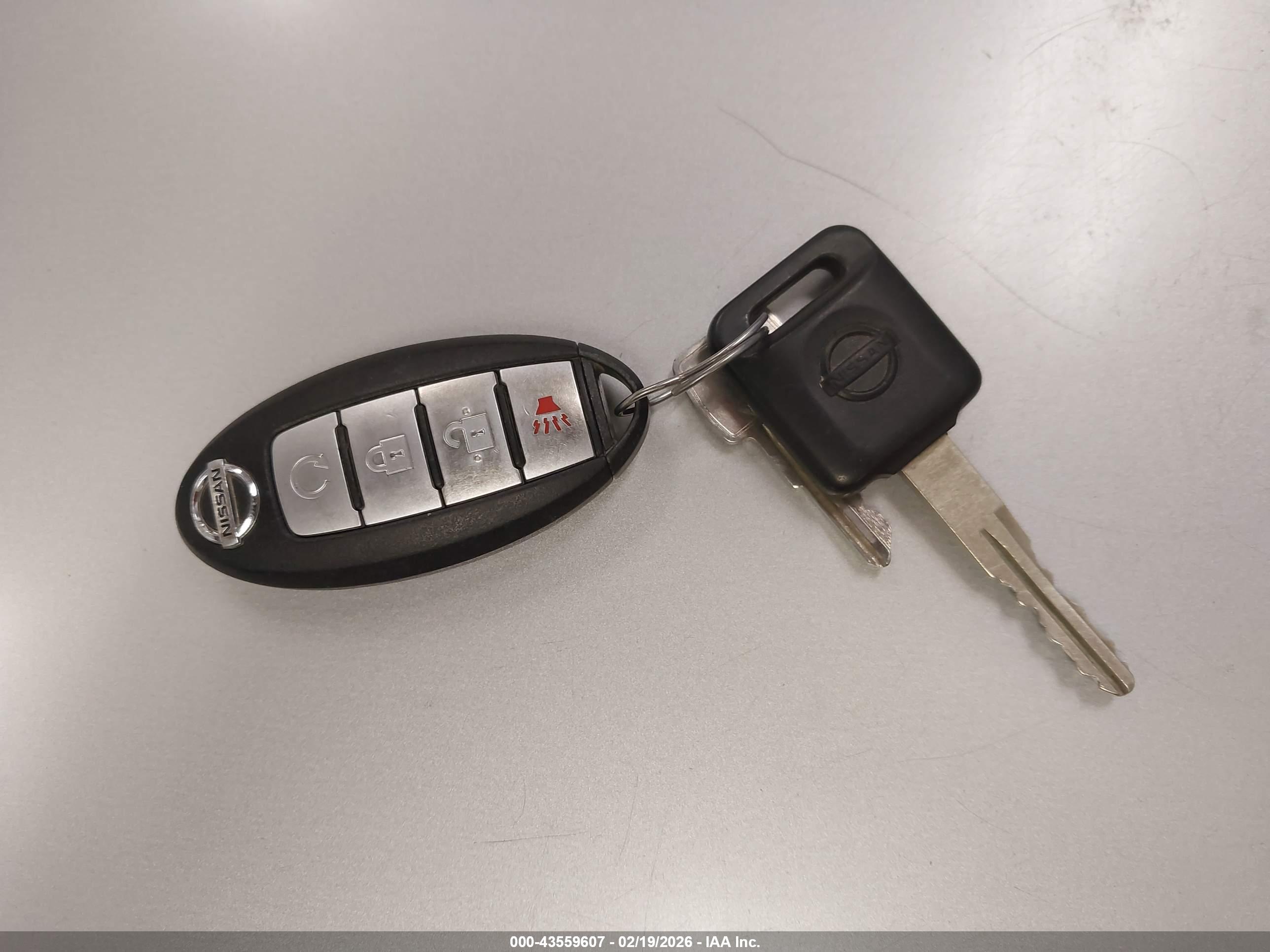 NISSAN ROGUE image 11