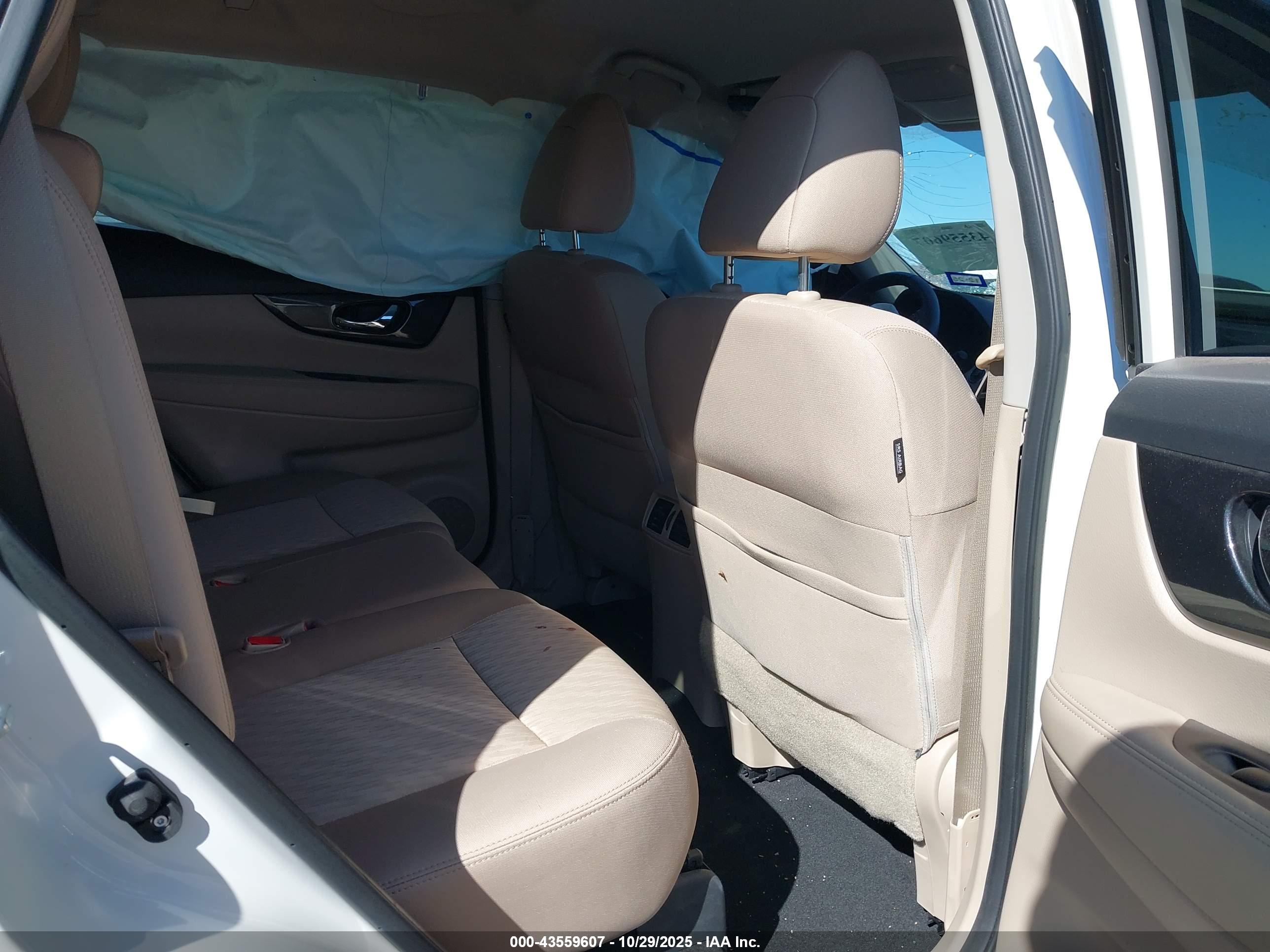 NISSAN ROGUE image 8