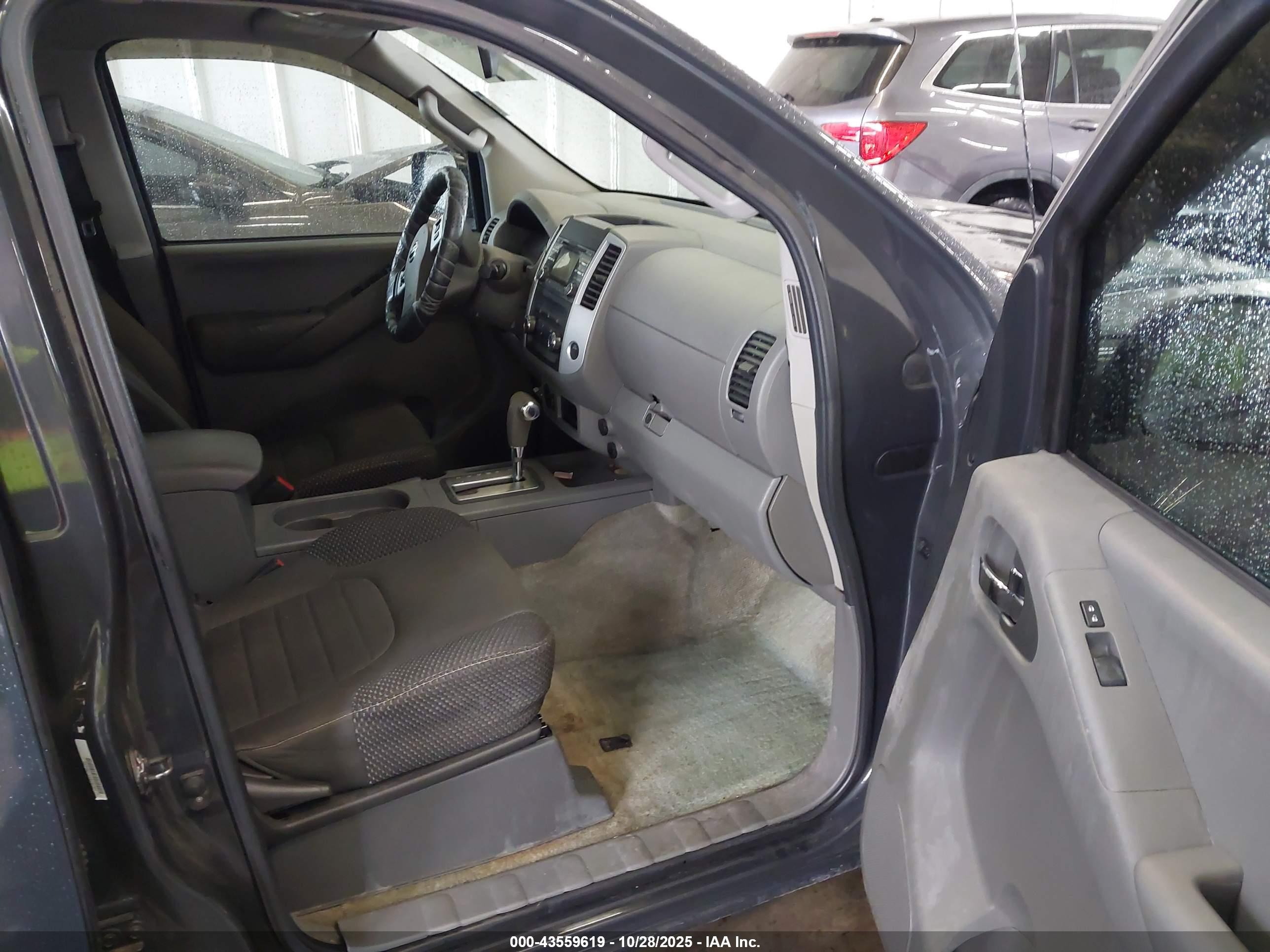 NISSAN FRONTIER image 5