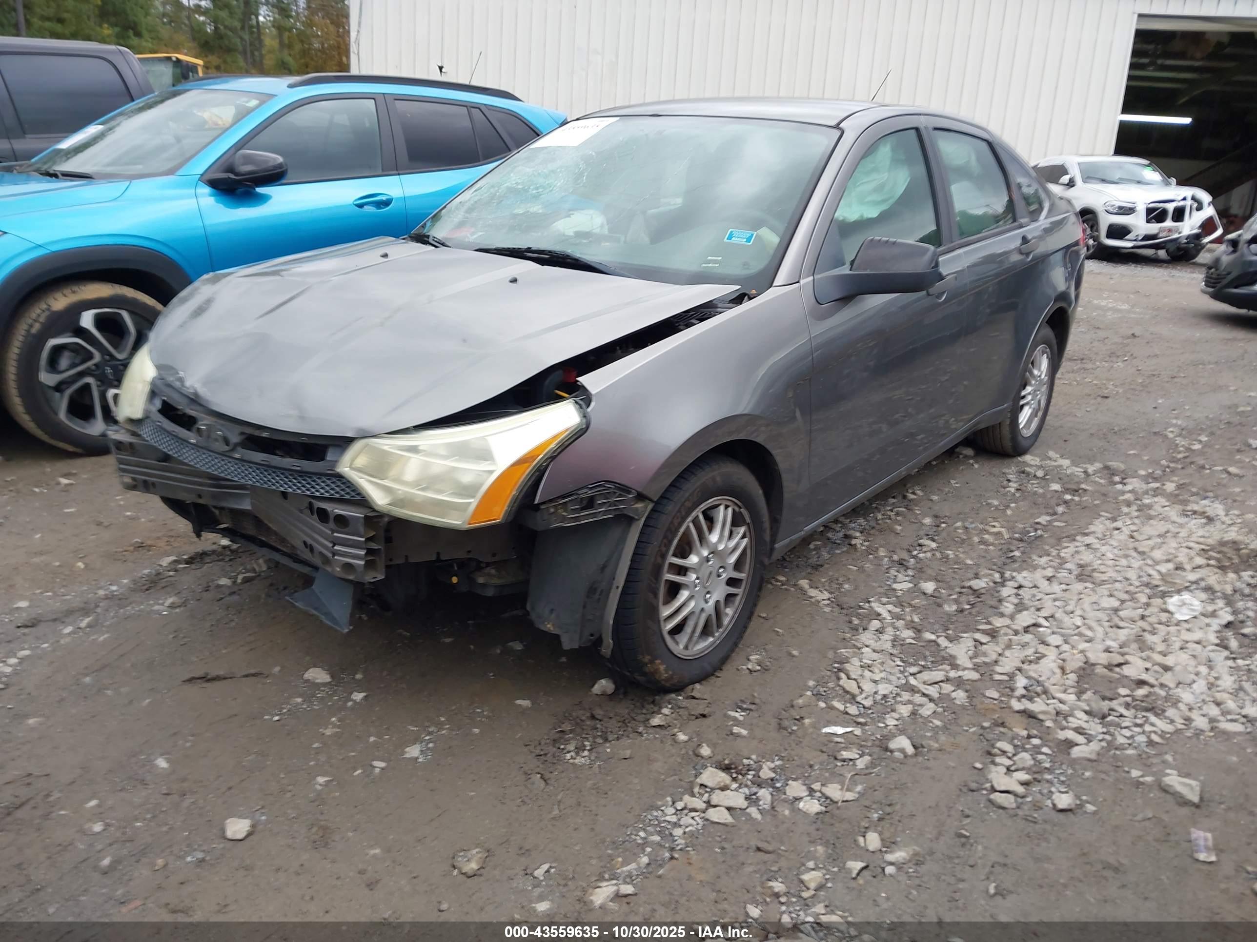 FORD FOCUS image 2